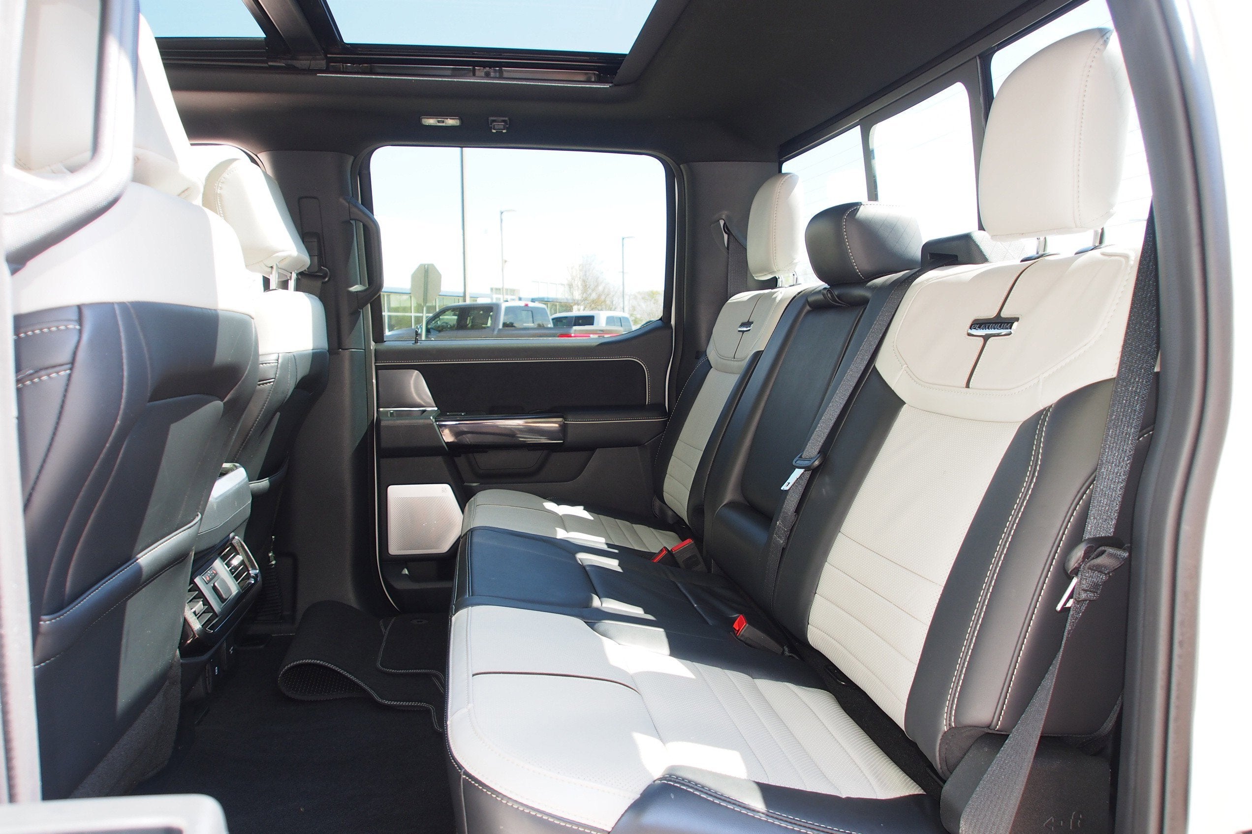 2025 Ford F-150 Lightning Platinum