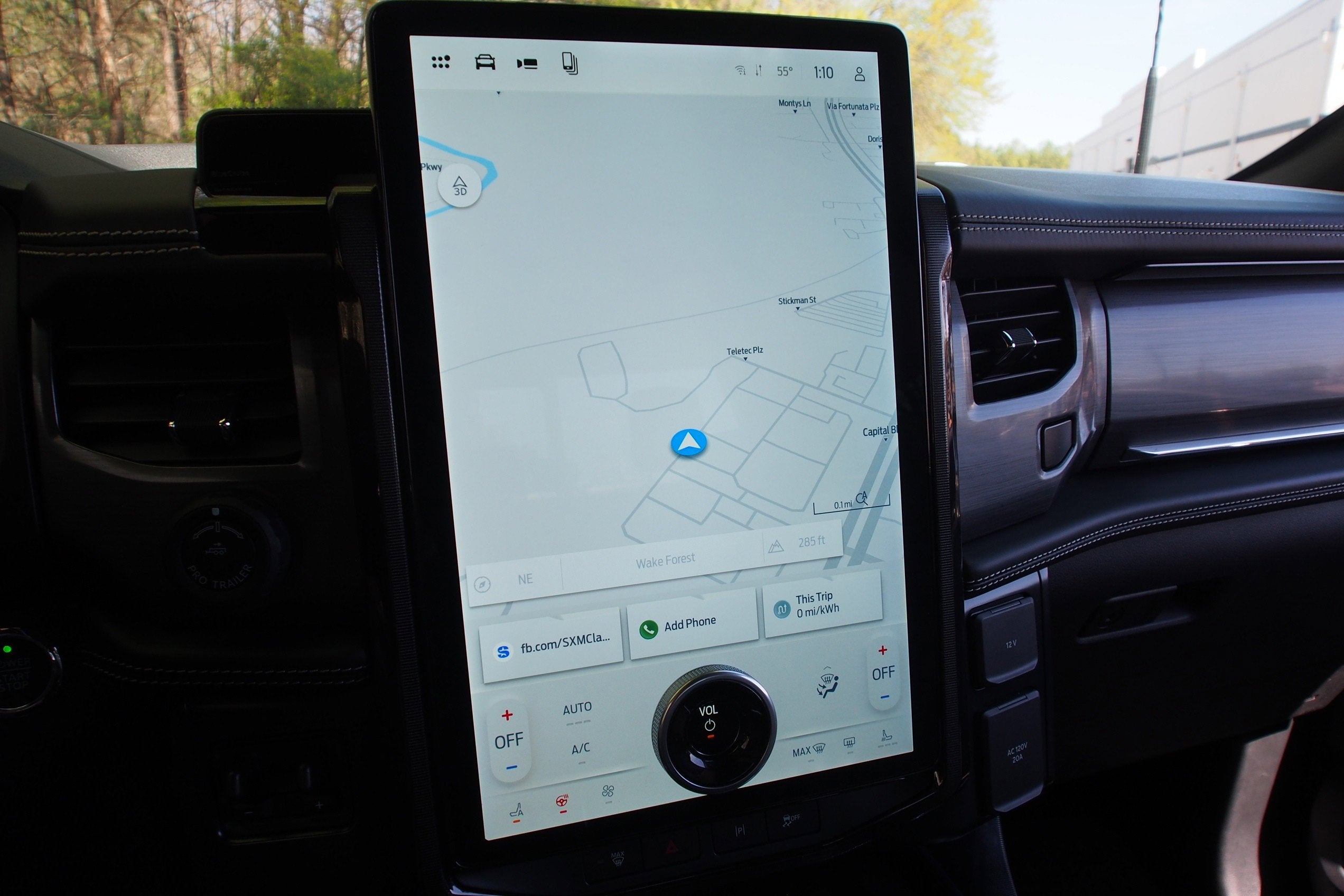 2025 Ford F-150 Lightning Platinum