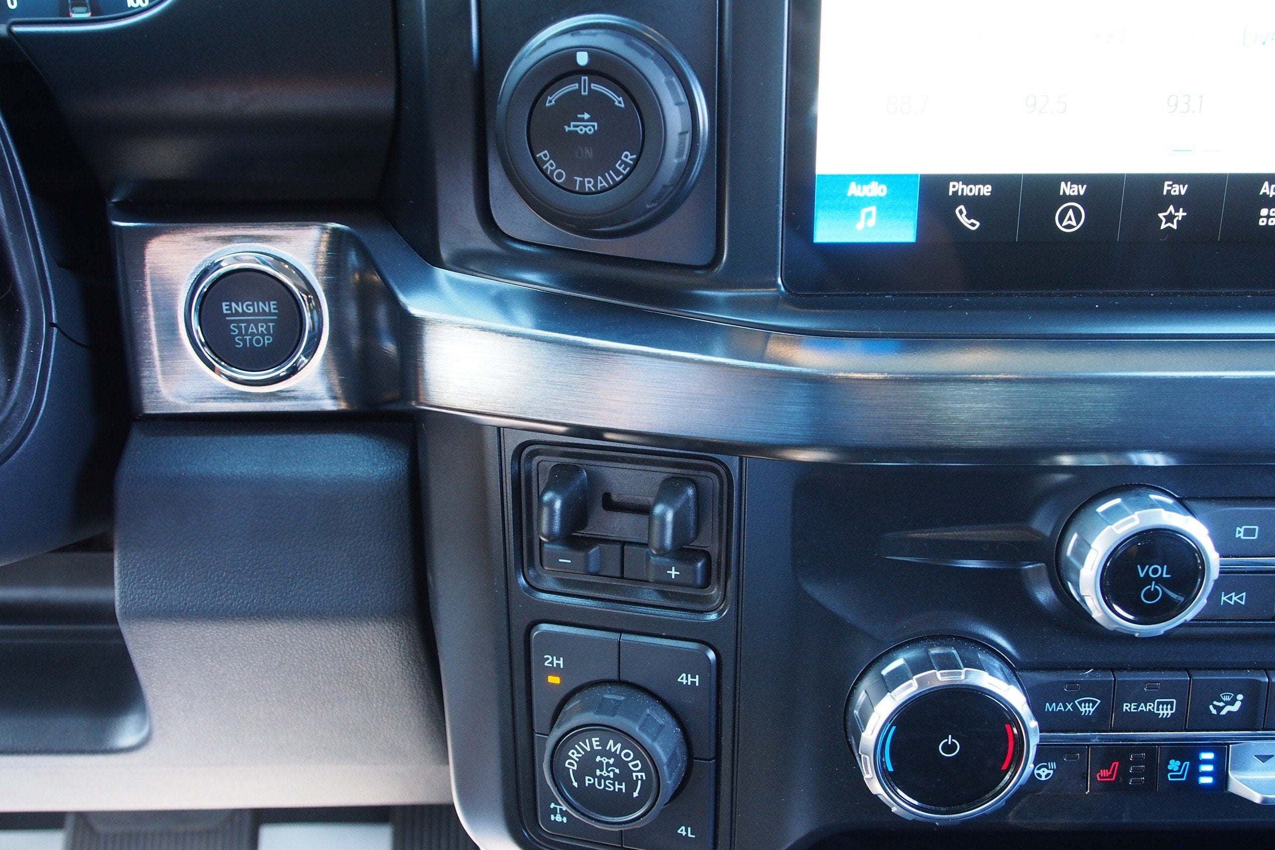 2025 Ford Super Duty F-350 SRW LARIAT