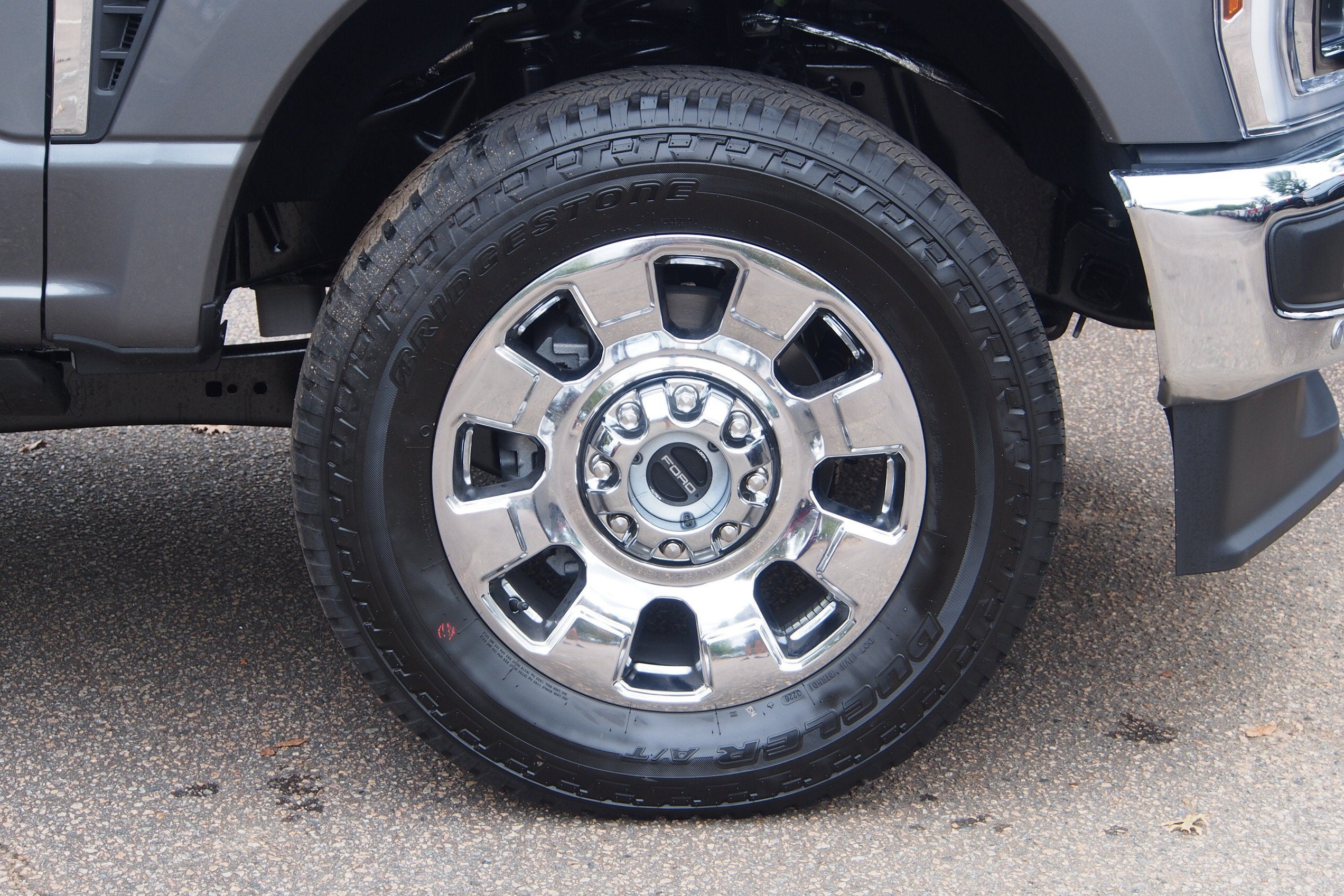 2027 Ford Super Duty F-350 SRW LARIAT