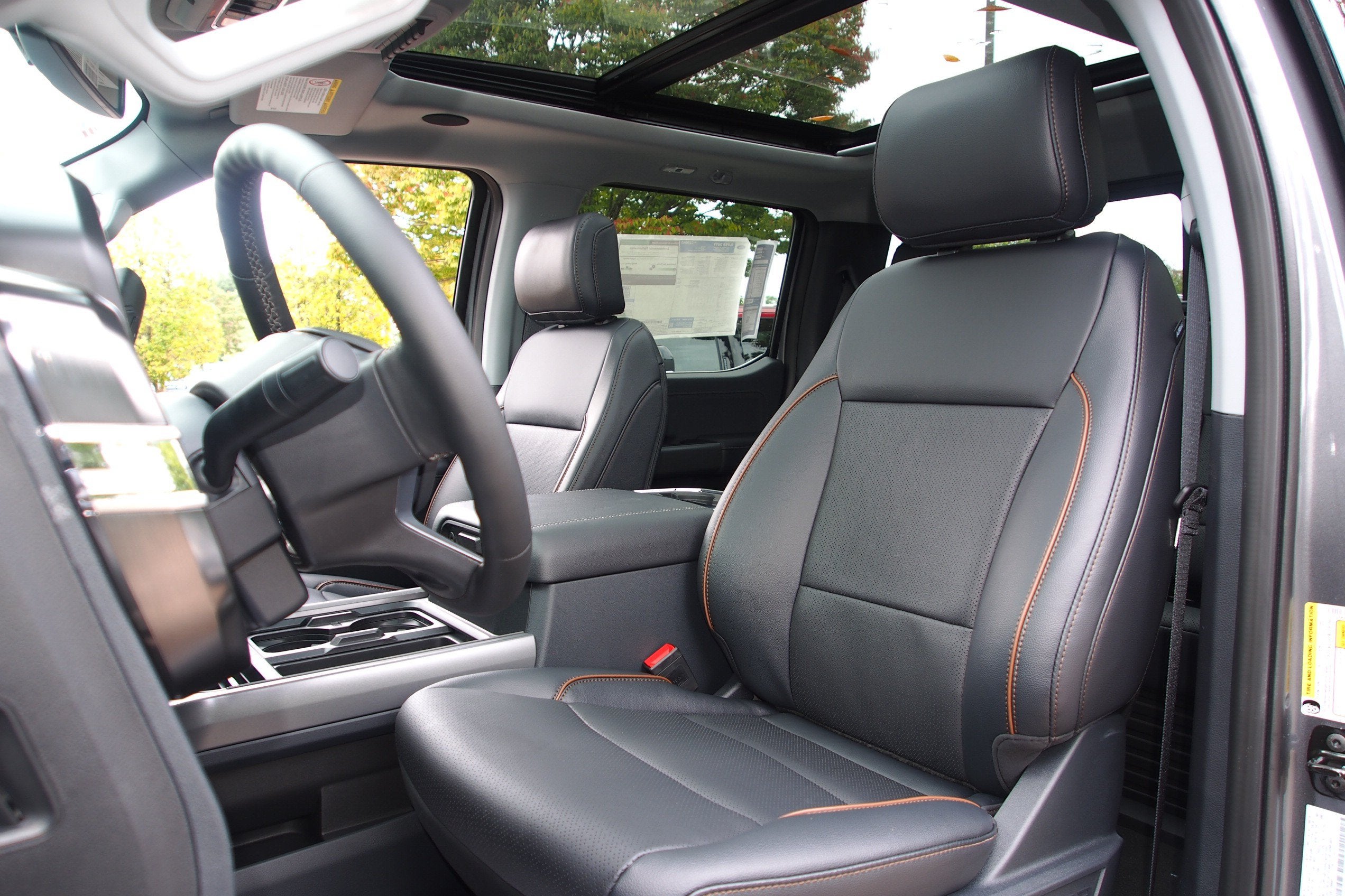 2027 Ford Super Duty F-350 SRW LARIAT