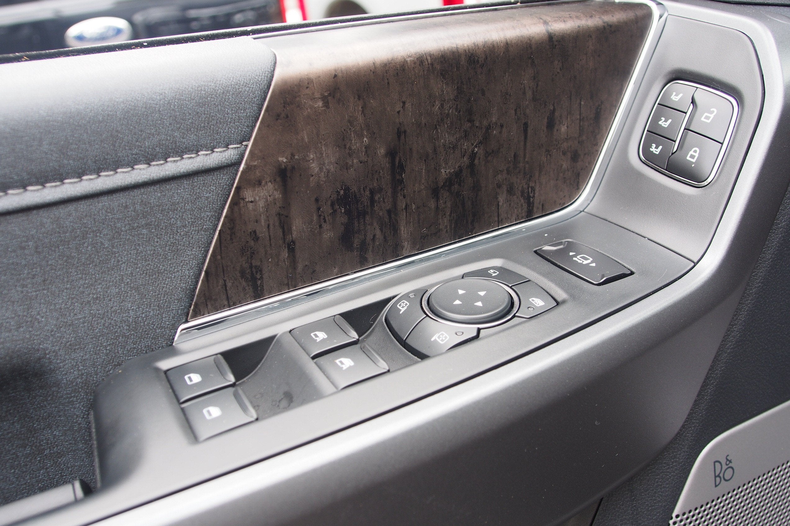 2027 Ford Super Duty F-350 SRW LARIAT