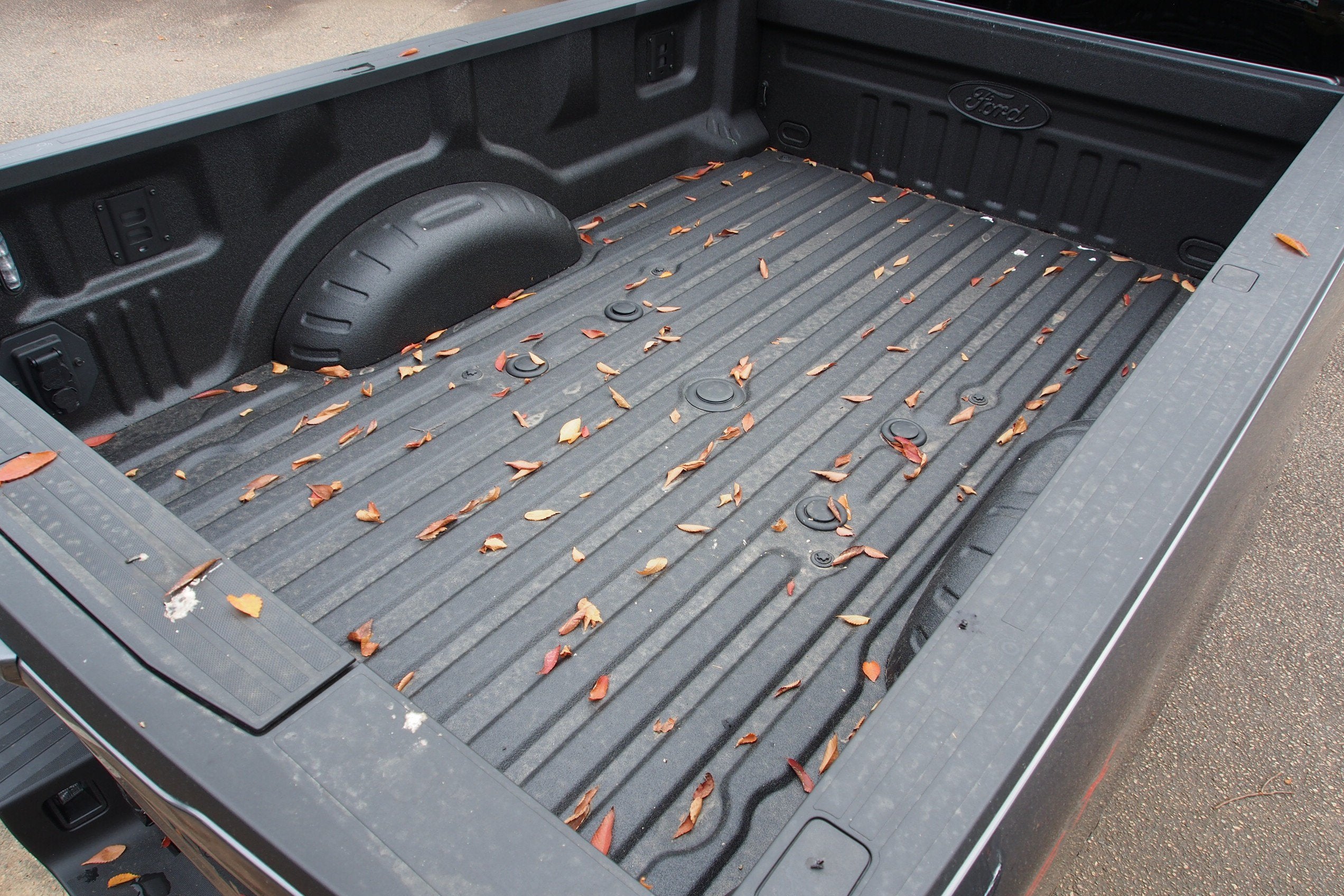 2027 Ford Super Duty F-350 SRW LARIAT