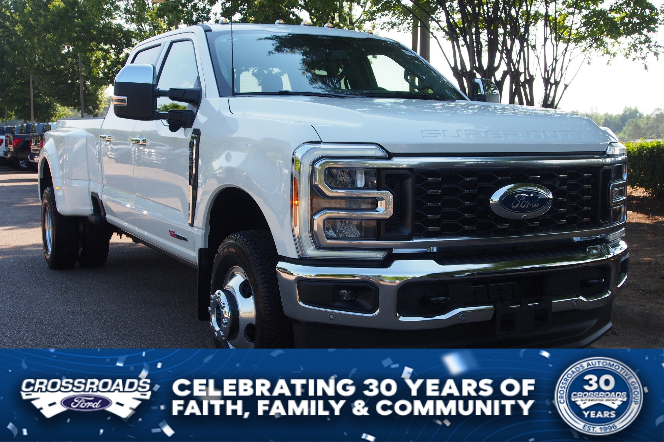 2026 Ford Super Duty F-350 DRW LARIAT