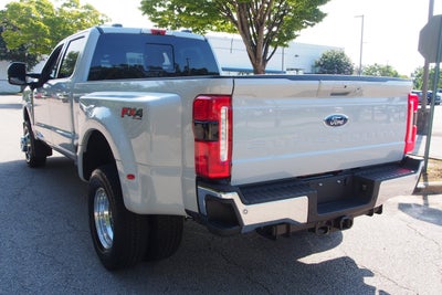 2026 Ford Super Duty F-350 DRW LARIAT