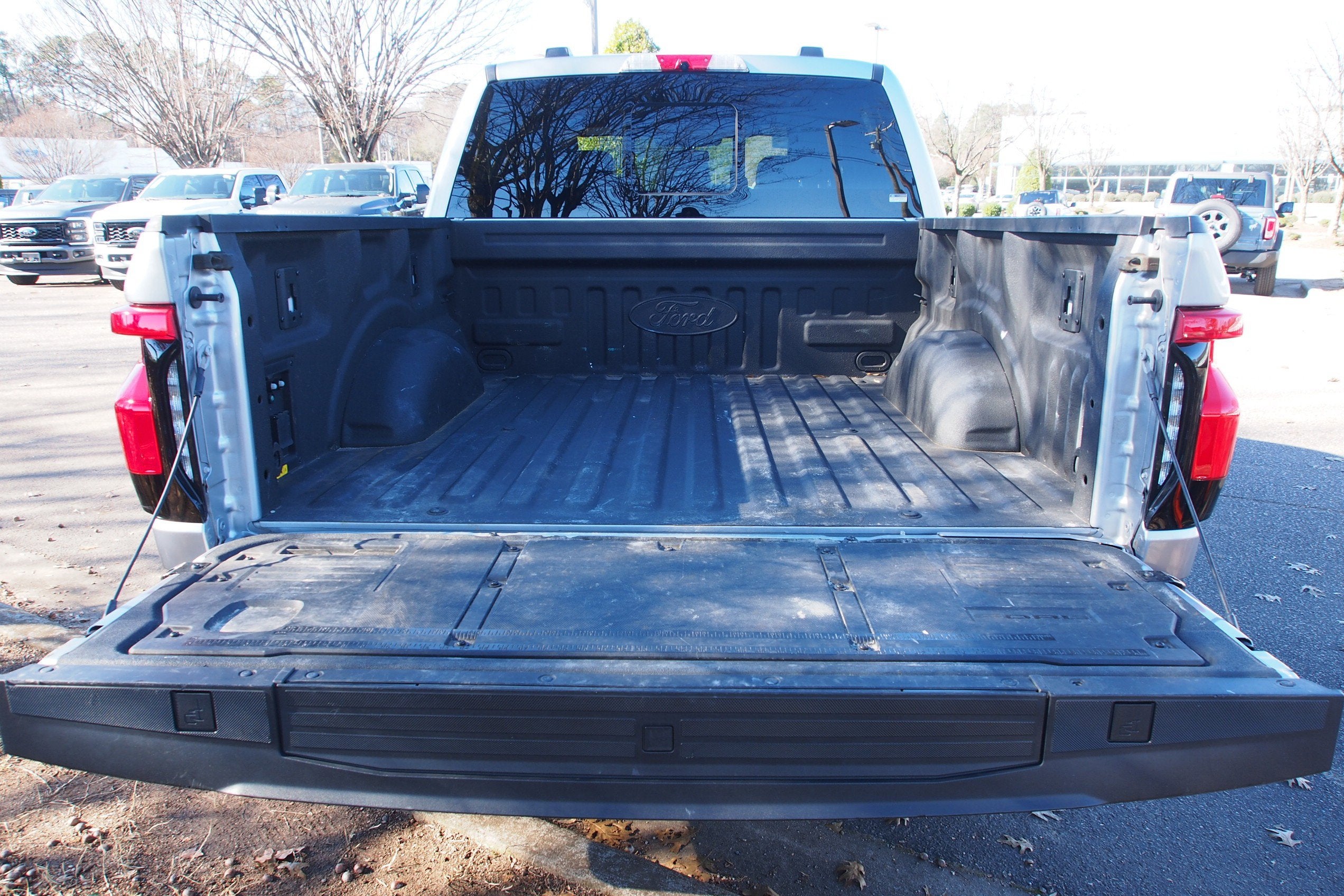 2023 Ford F-150 Lightning LARIAT