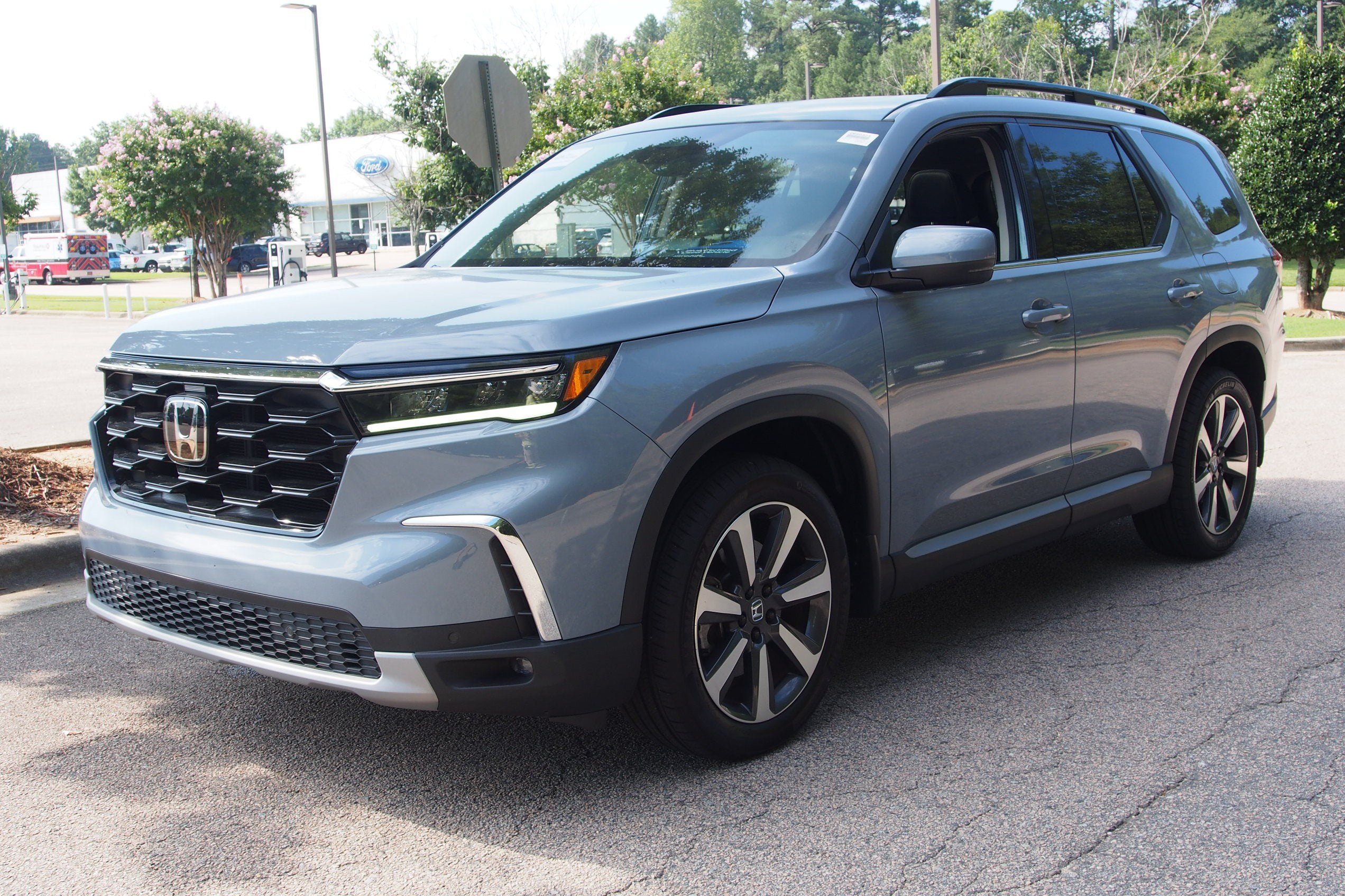 2025 Honda Pilot Touring