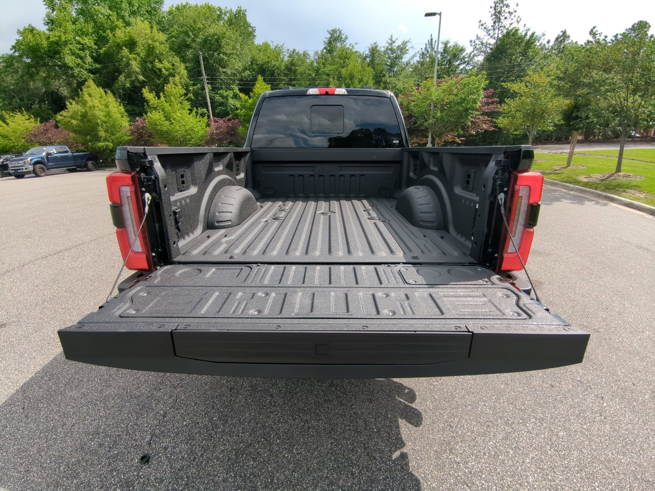 2026 Ford Super Duty F-350 SRW Platinum