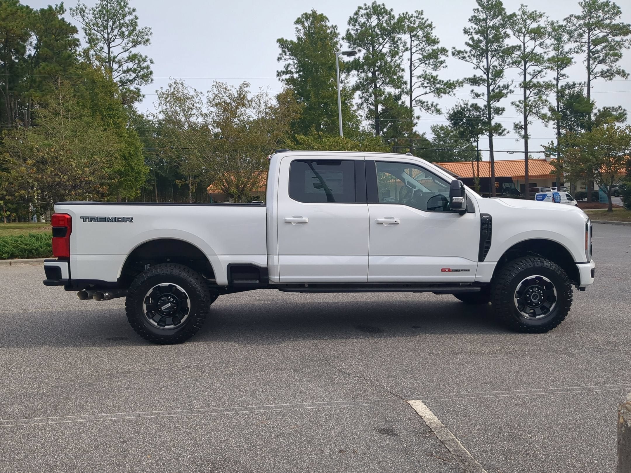2026 Ford Super Duty F-350 SRW LARIAT