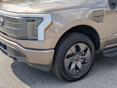 2023 Ford F-150 Lightning LARIAT