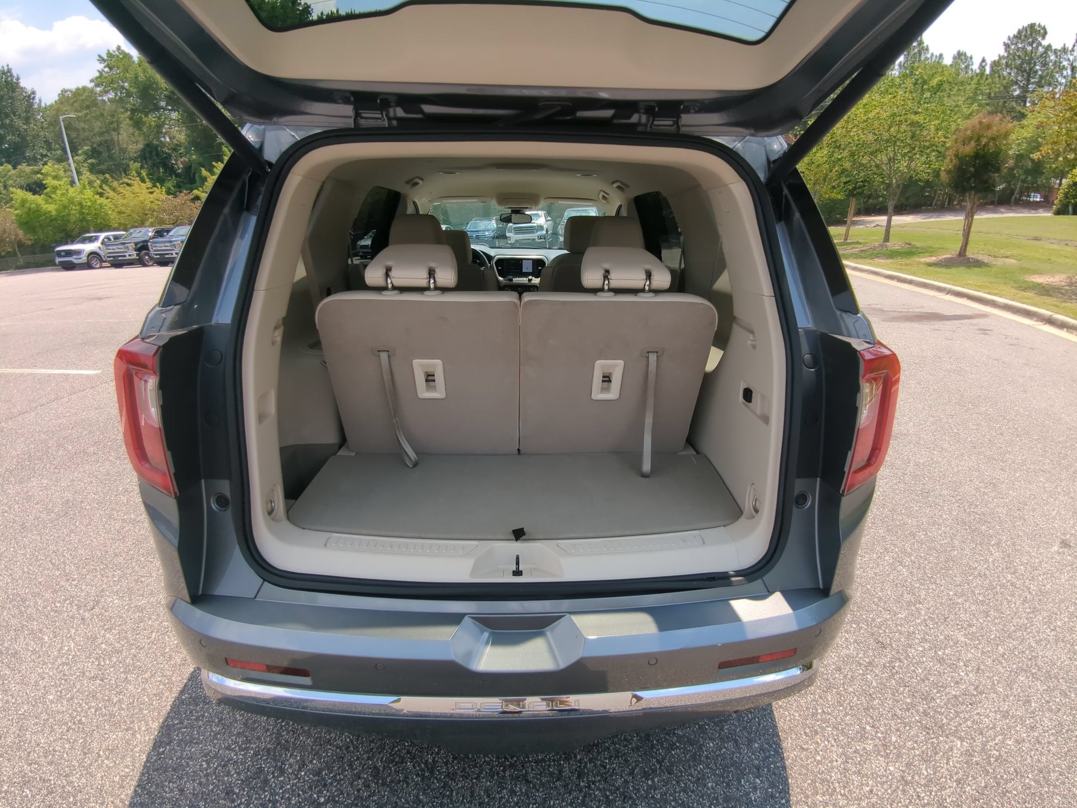 2022 GMC Acadia Denali