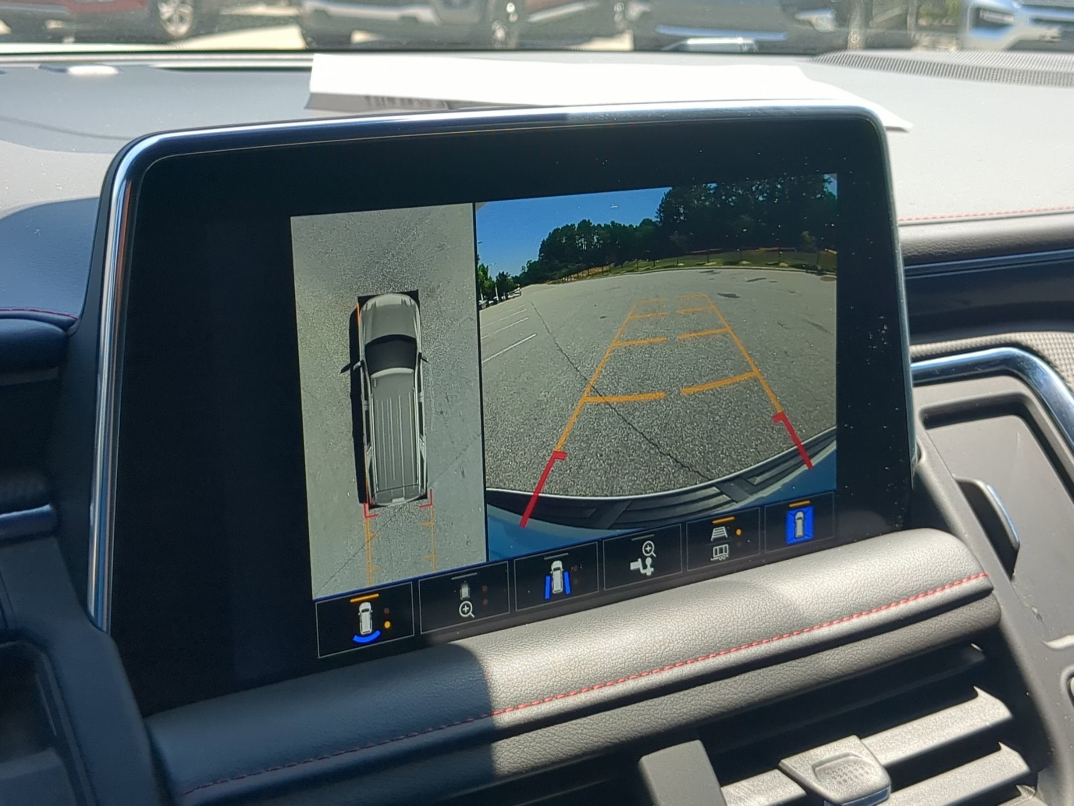2023 Chevrolet Suburban RST