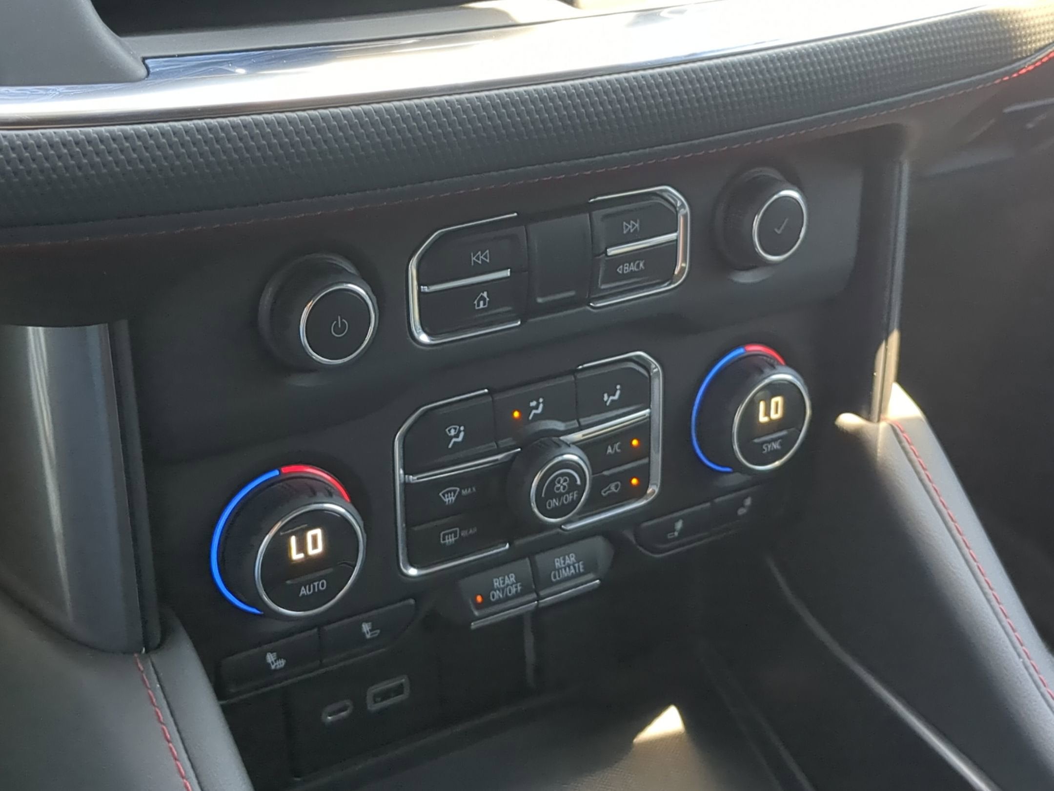 2023 Chevrolet Suburban RST