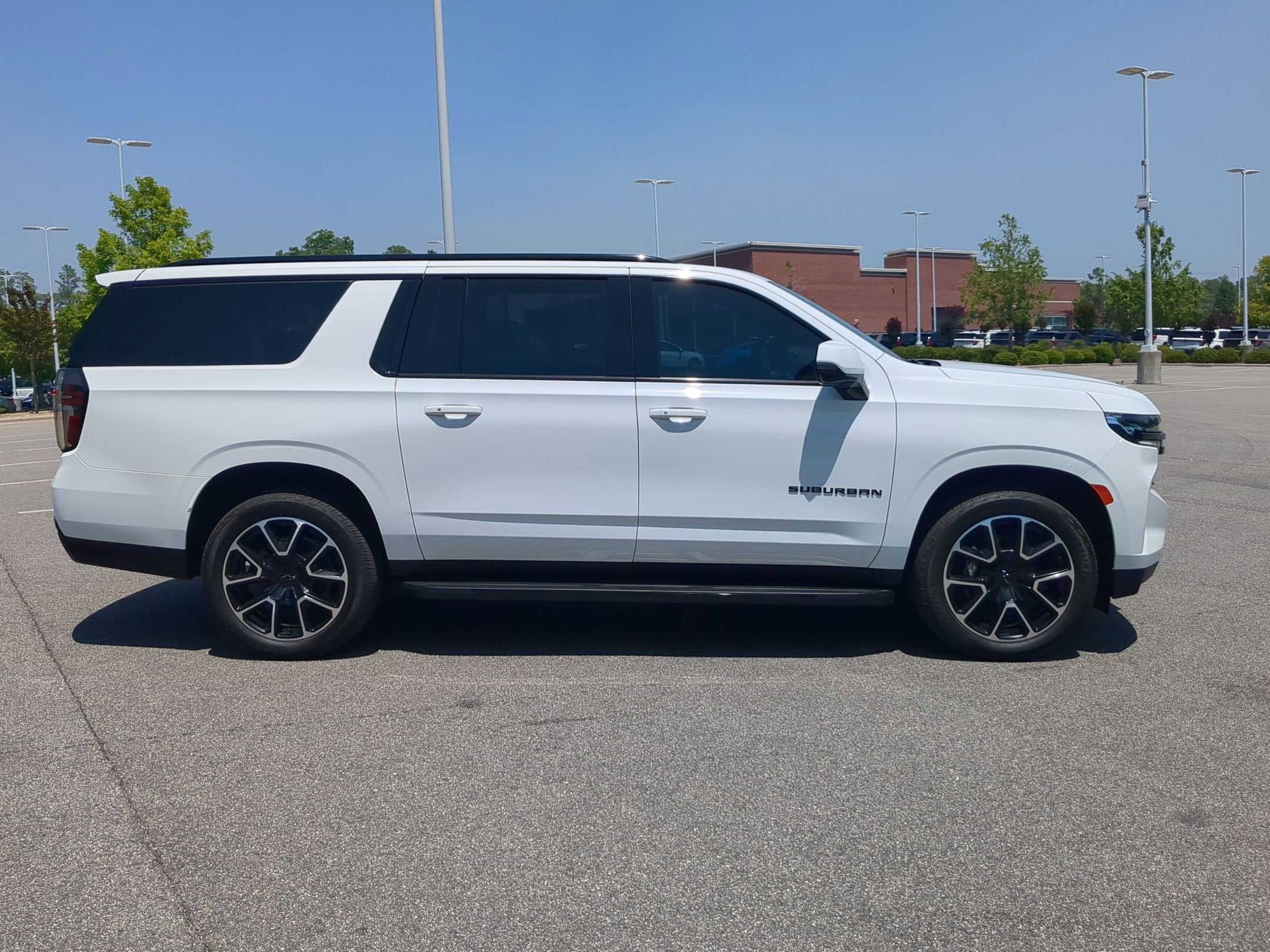 2023 Chevrolet Suburban RST