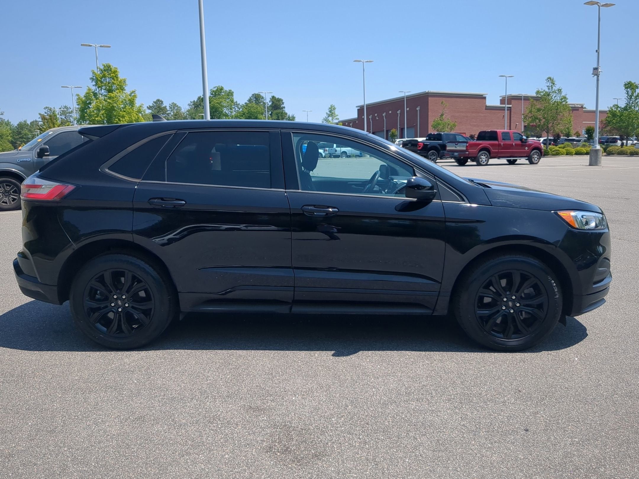 2022 Ford Edge SE