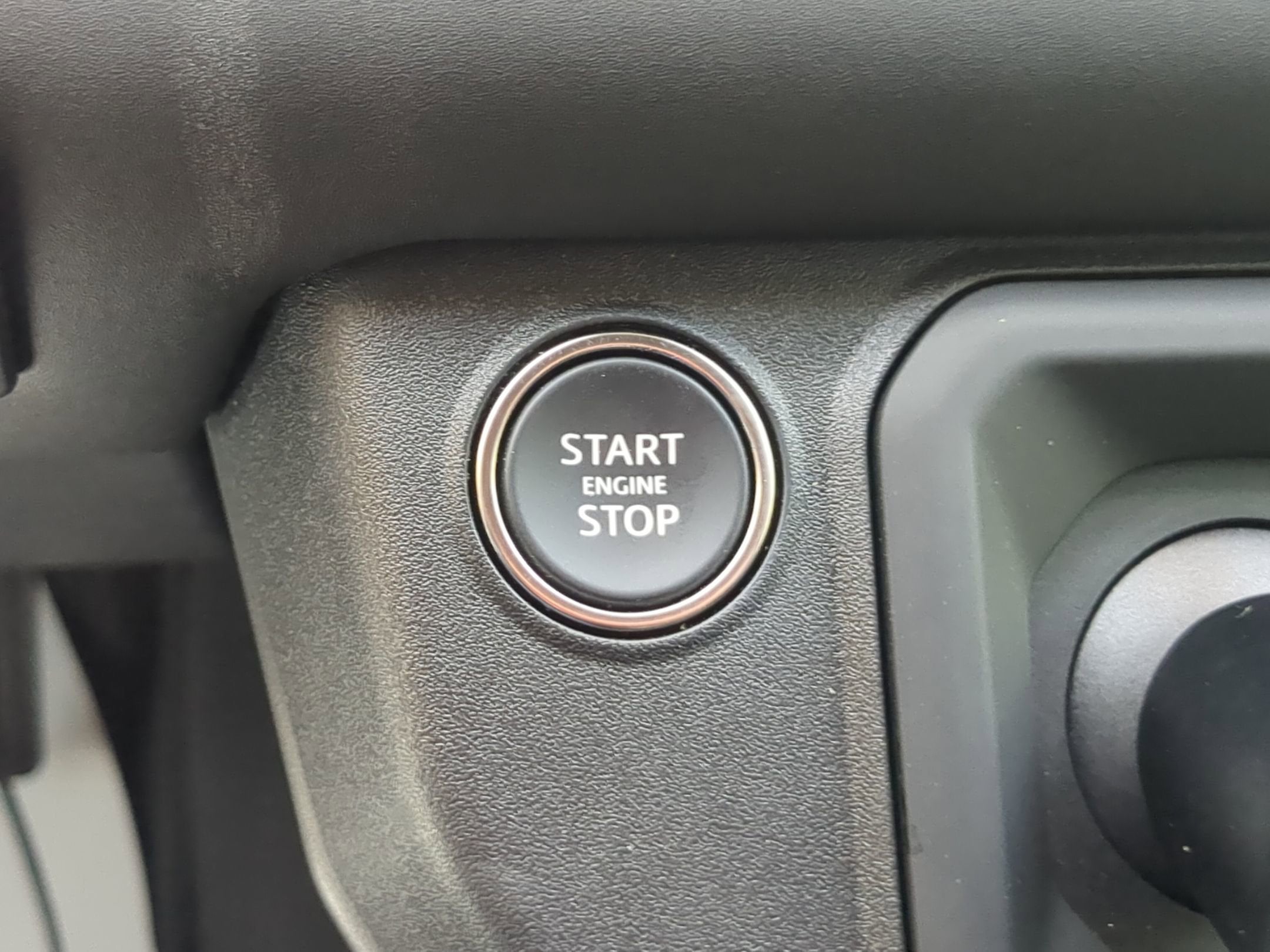 2024 Land Rover Defender X-Dynamic SE