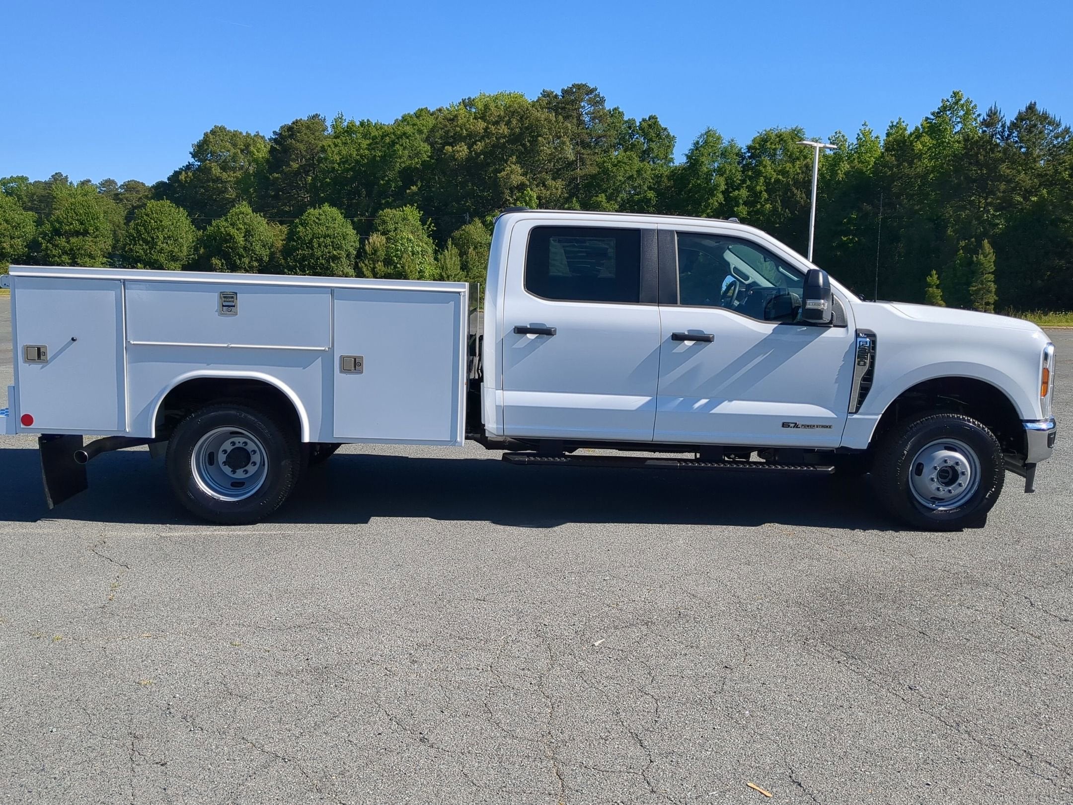 2026 Ford Super Duty F-350 DRW XL