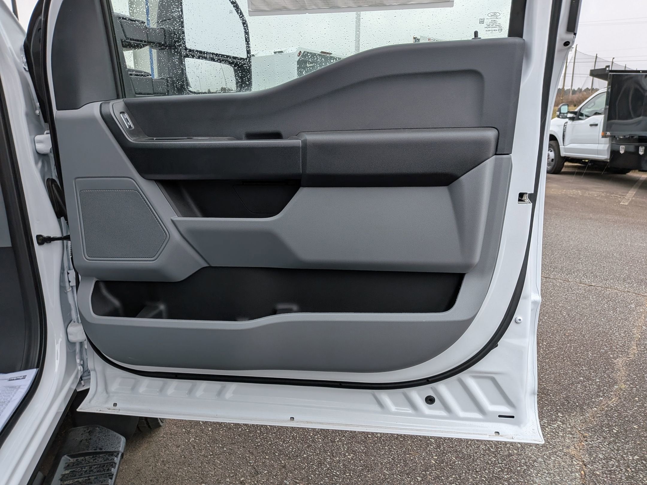 2025 Ford Super Duty F-550 DRW XL