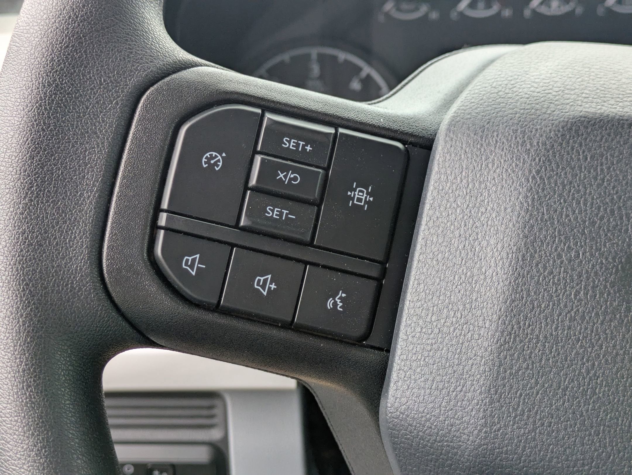 2025 Ford Super Duty F-600 DRW XL