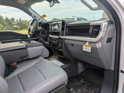 2025 Ford Super Duty F-600 DRW XL