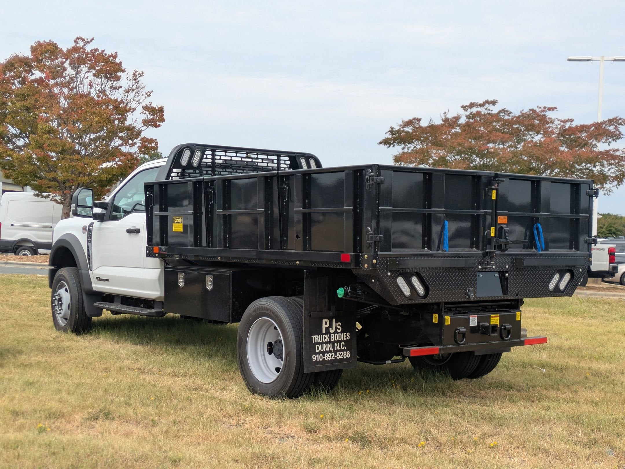 2025 Ford Super Duty F-600 DRW XL