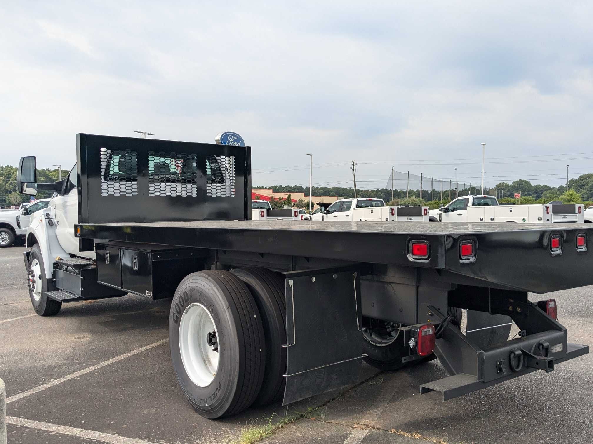 2025 Ford F-650SD Base 16ft Flatbed
