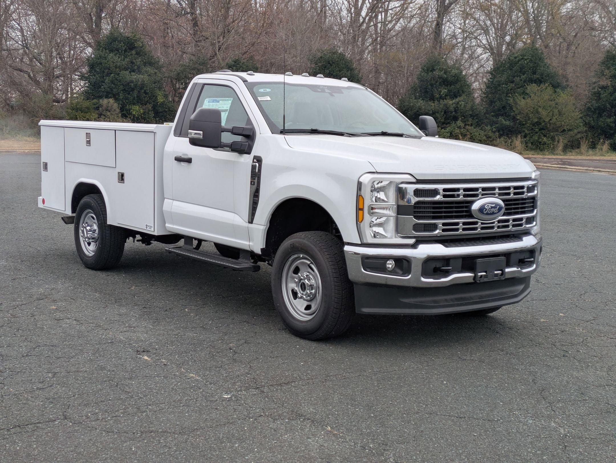 2025 Ford Super Duty F-350 SRW XL