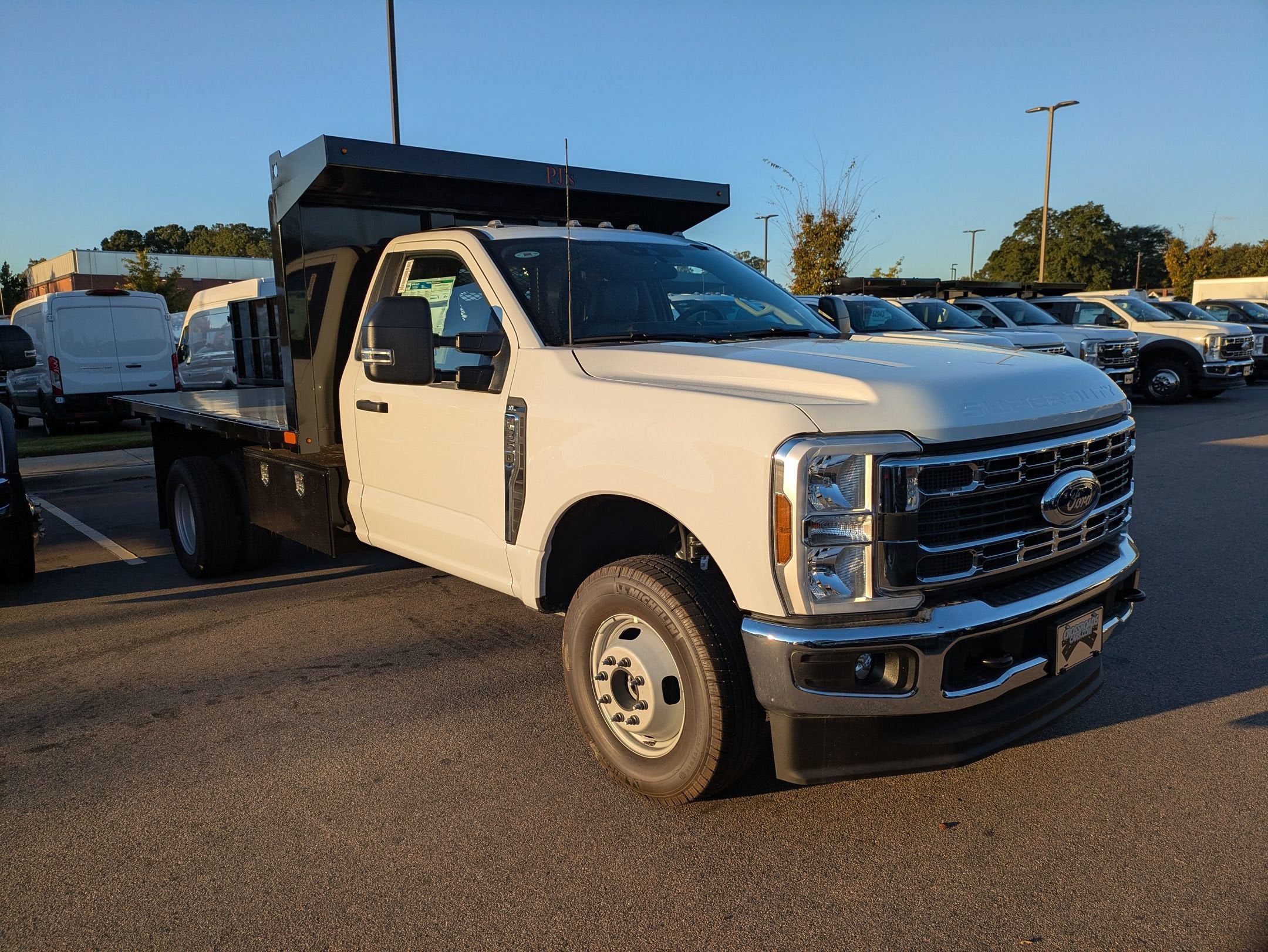2026 Ford Super Duty F-350 DRW XL PJs12ft Flatbed Dump
