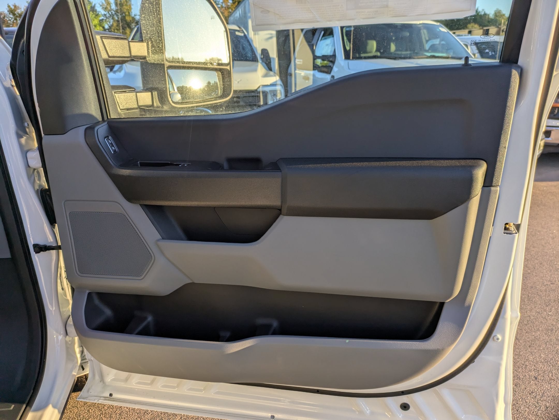 2026 Ford Super Duty F-350 DRW XL PJs12ft Flatbed Dump