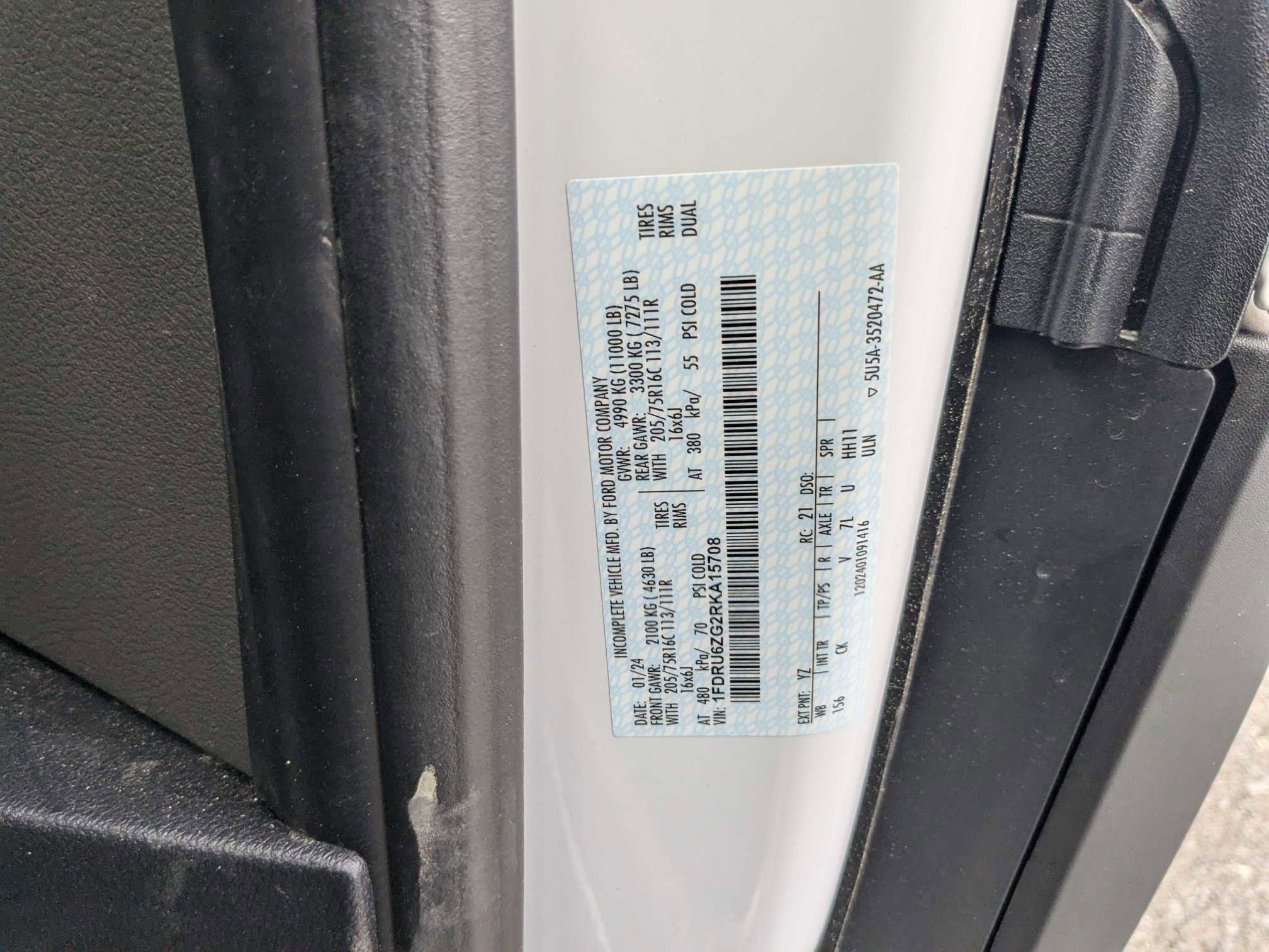 2024 Ford Transit Chassis Base 14FT Box