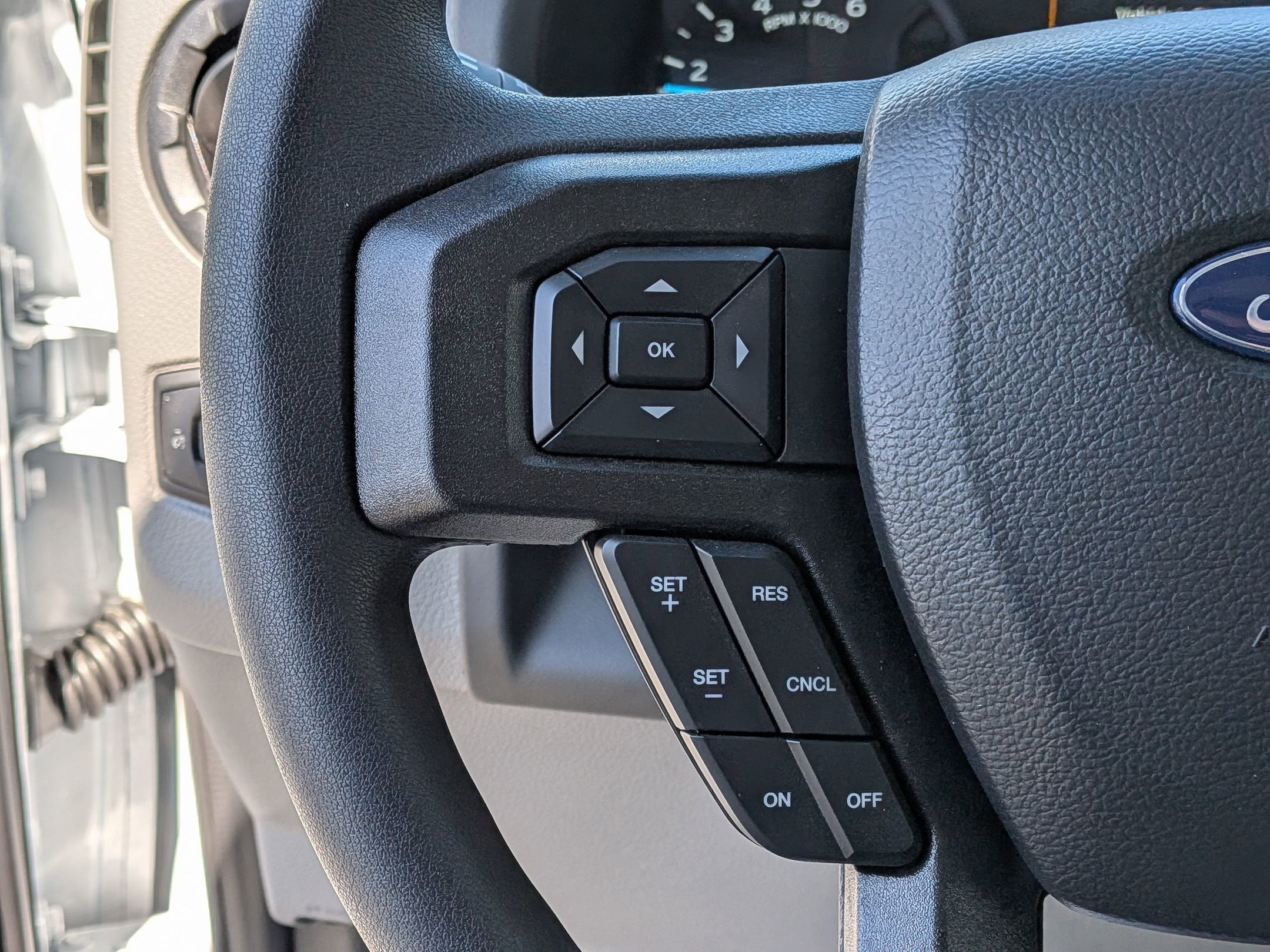 2027 Ford E-Series Cutaway Base