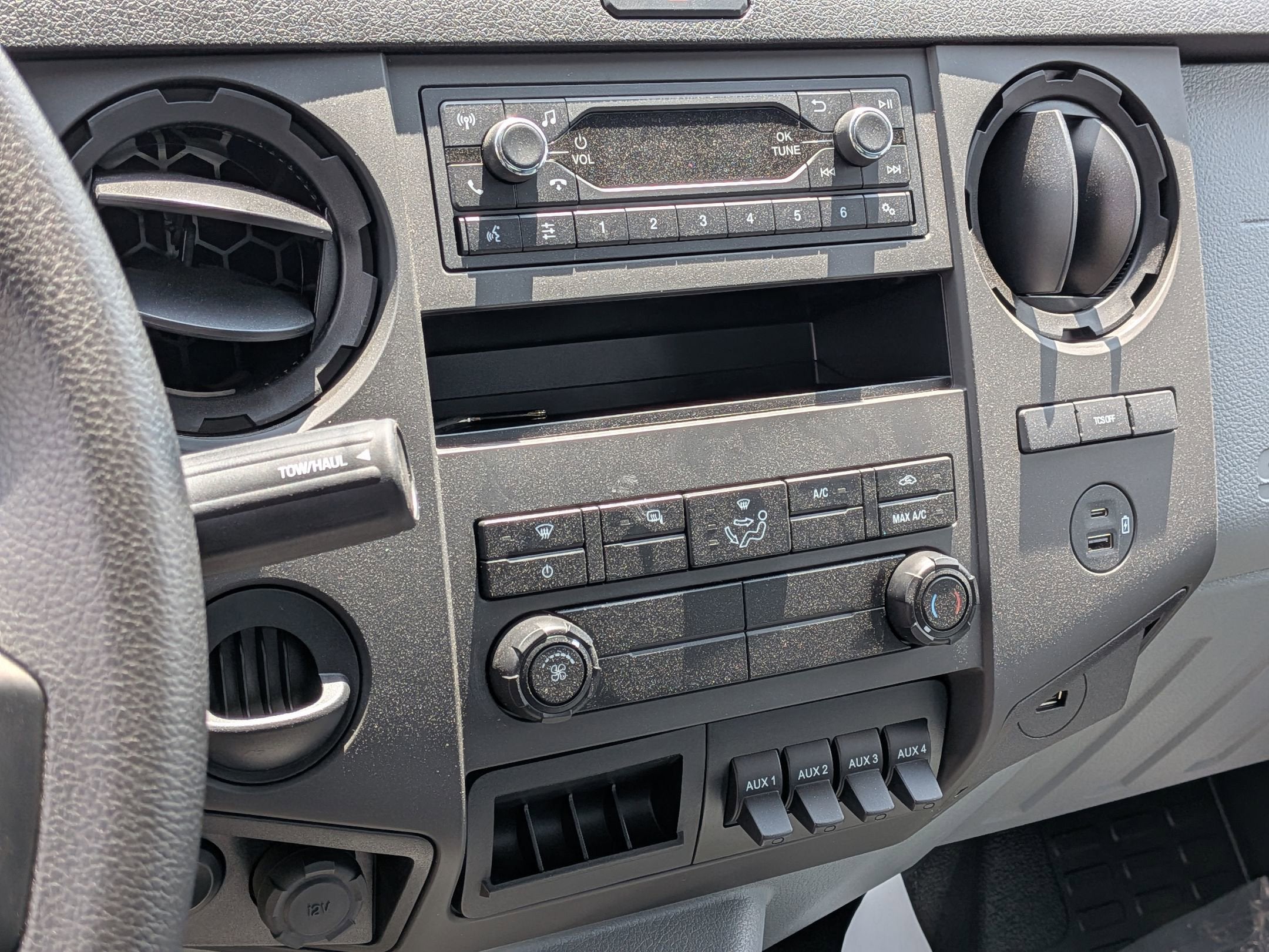 2027 Ford F-750SD Base