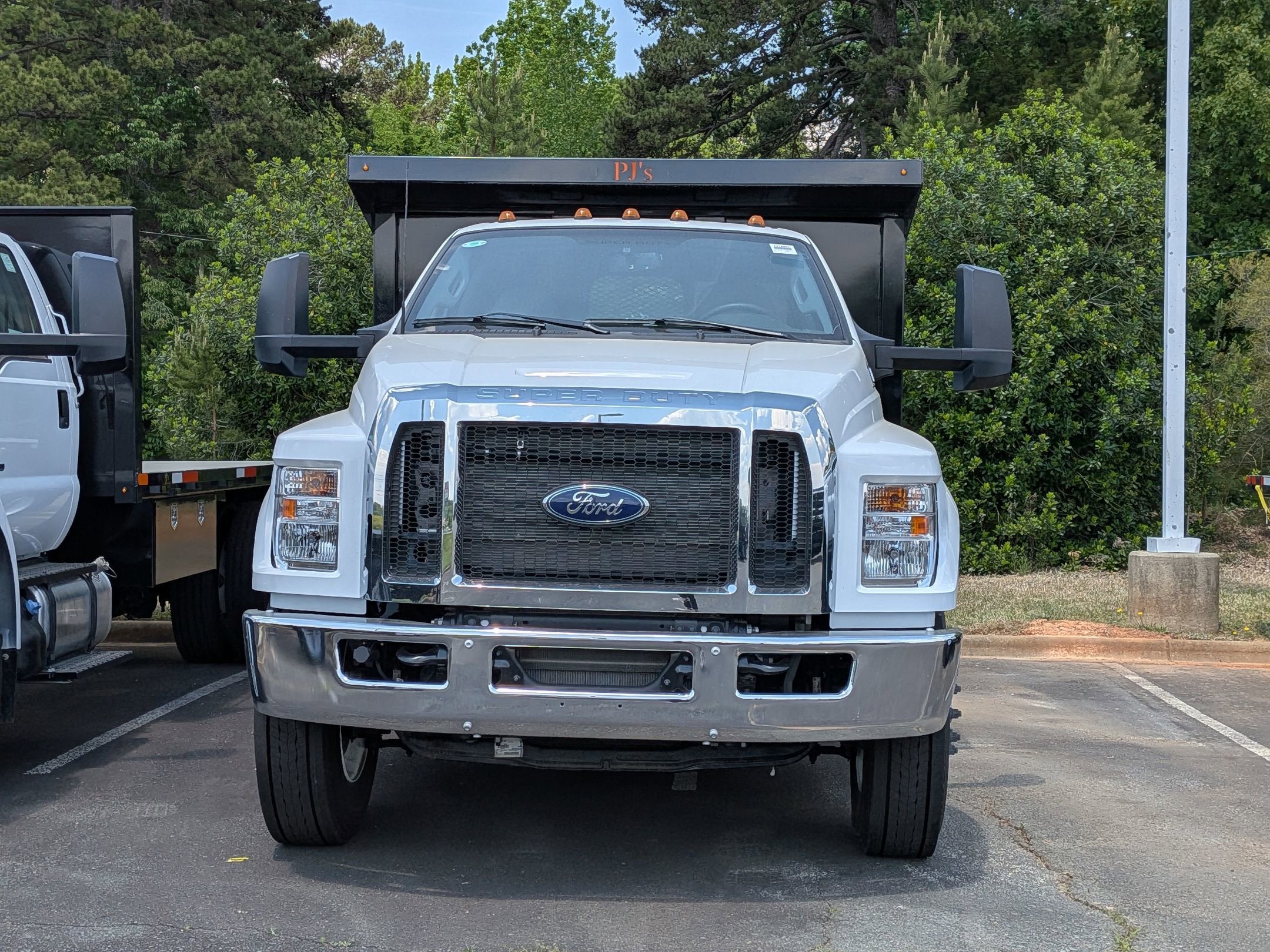 2027 Ford F-750SD Base