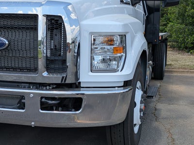 2027 Ford F-750SD Base