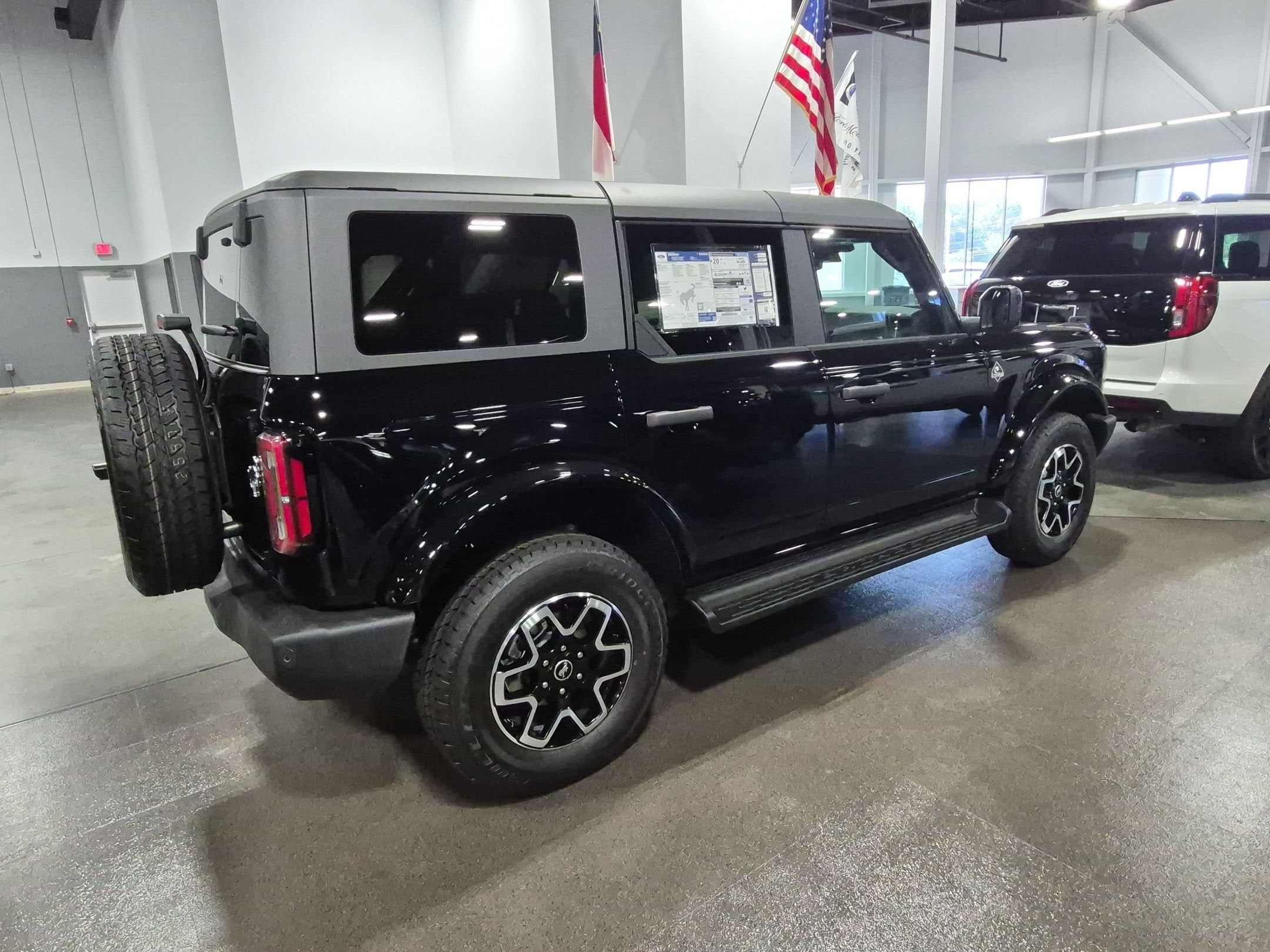 2026 Ford Bronco Outer Banks