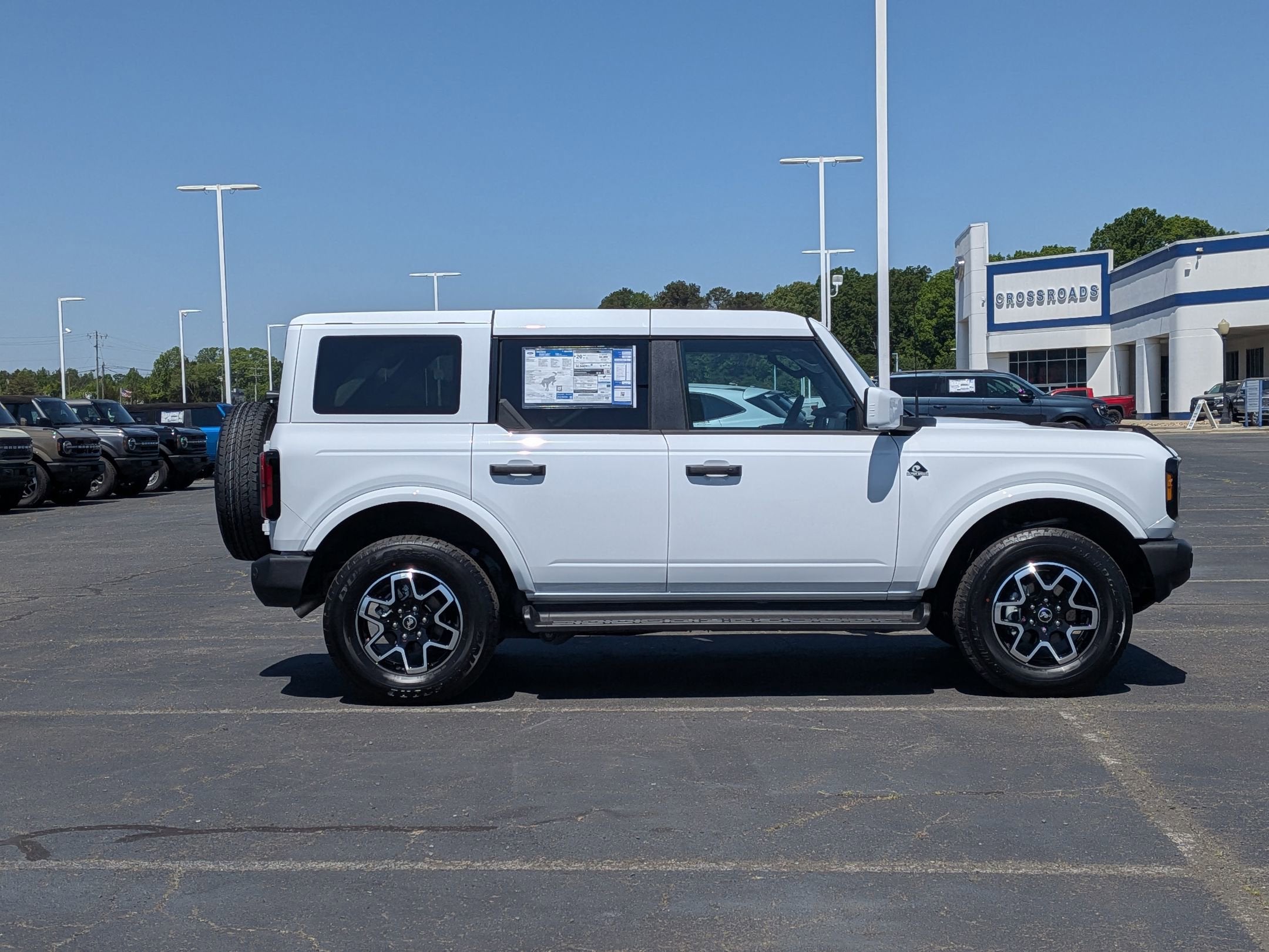 2026 Ford Bronco Outer Banks