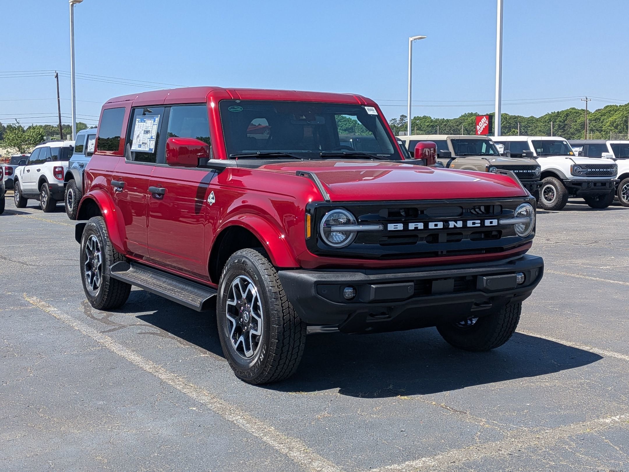 2026 Ford Bronco Outer Banks