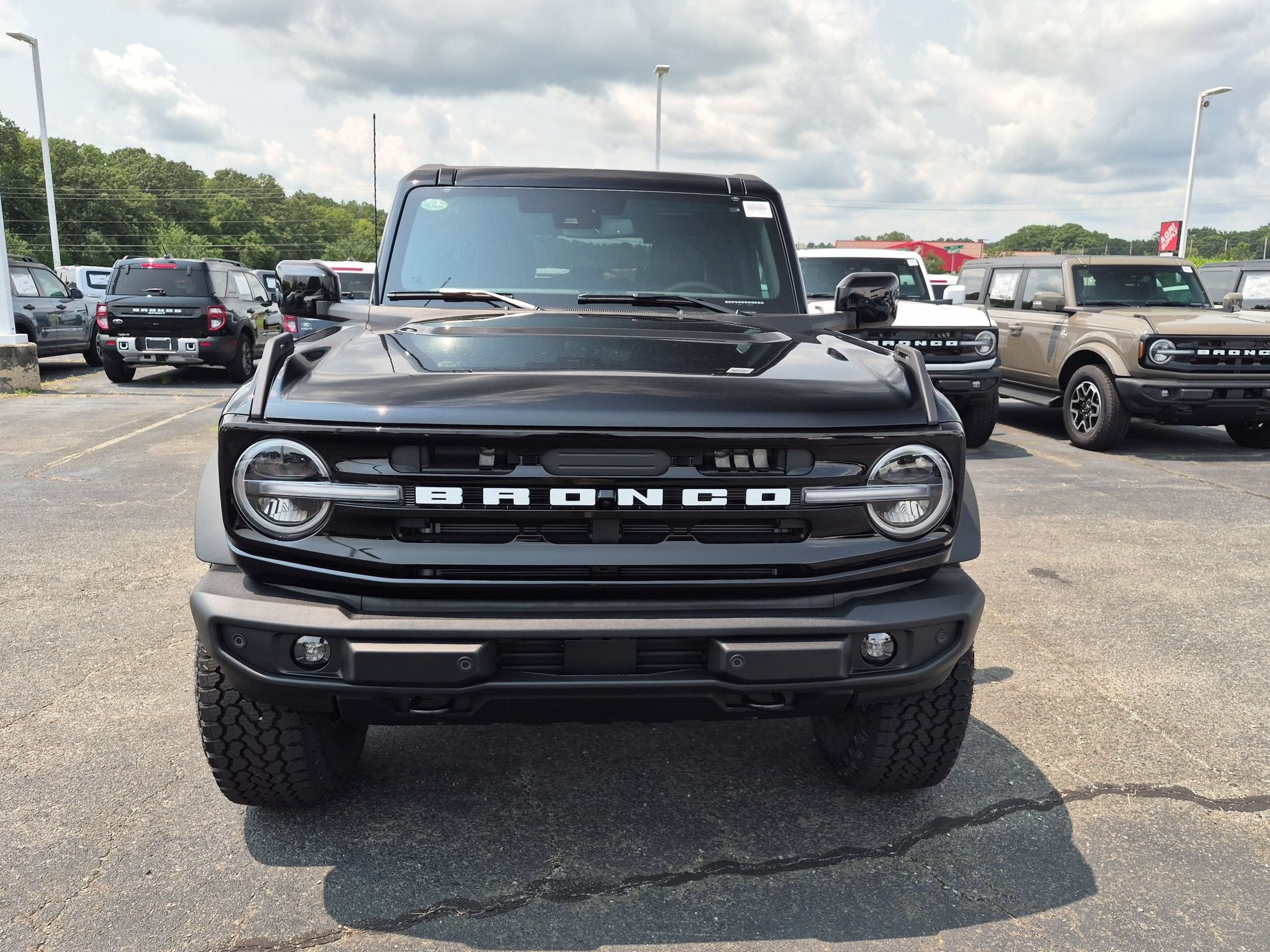2026 Ford Bronco Outer Banks