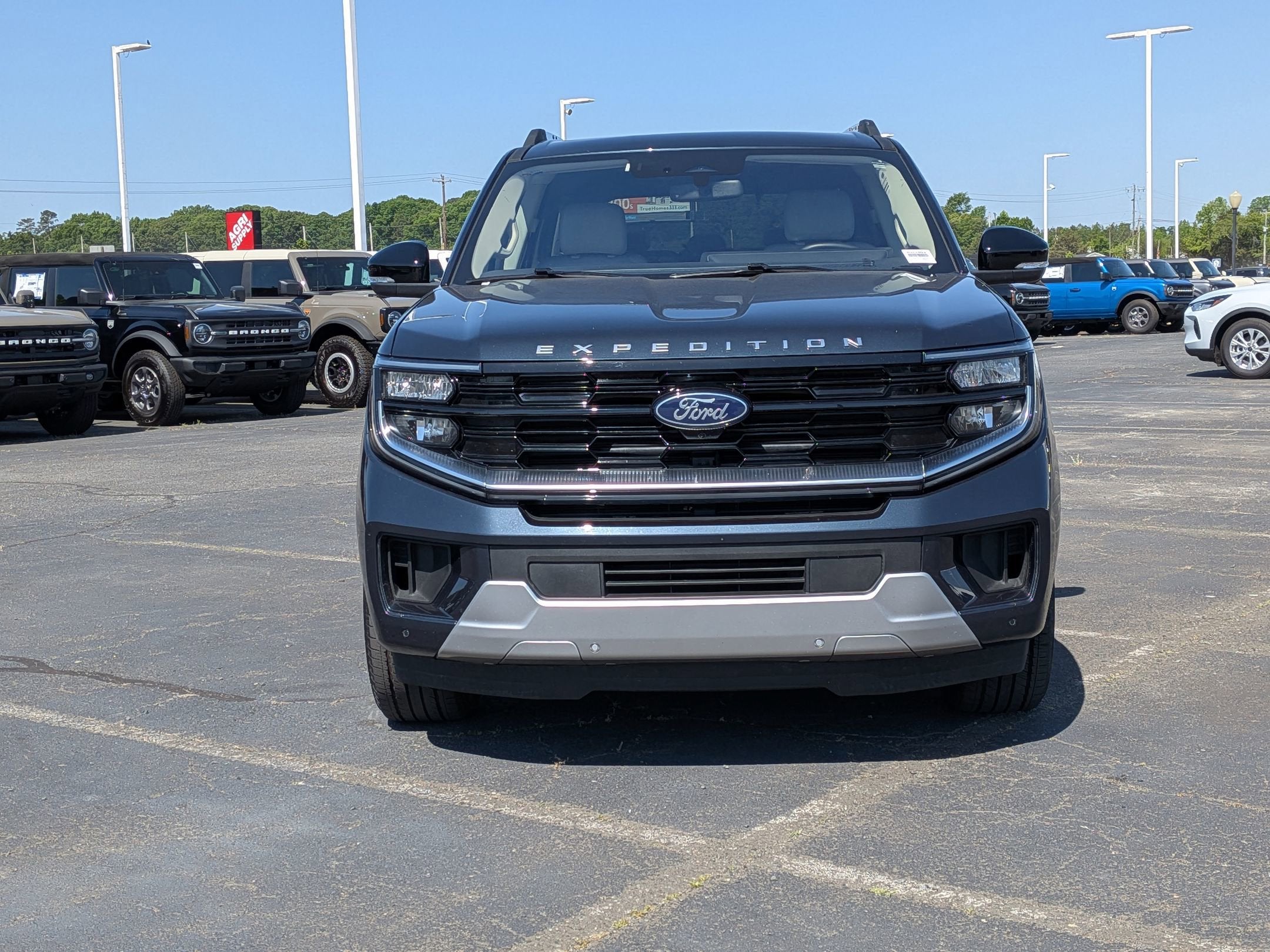 2025 Ford Expedition Platinum