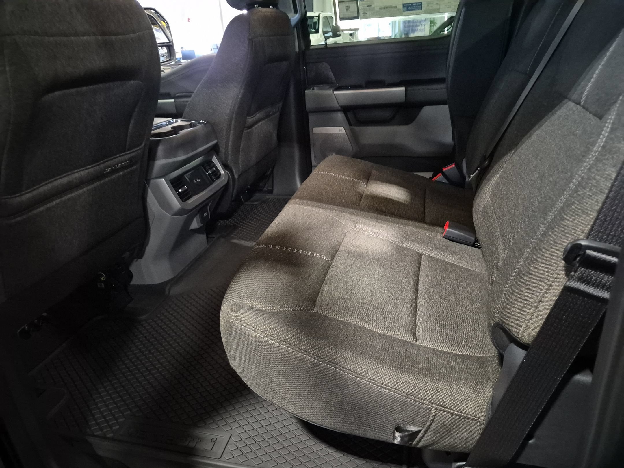 2027 Ford Super Duty F-250 SRW XLT