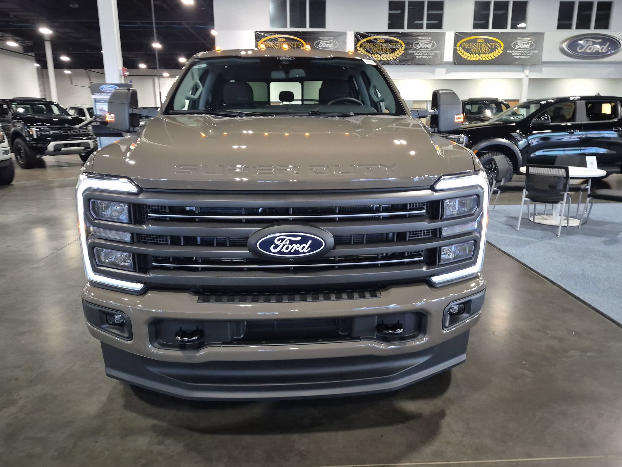 2027 Ford Super Duty F-250 SRW XLT