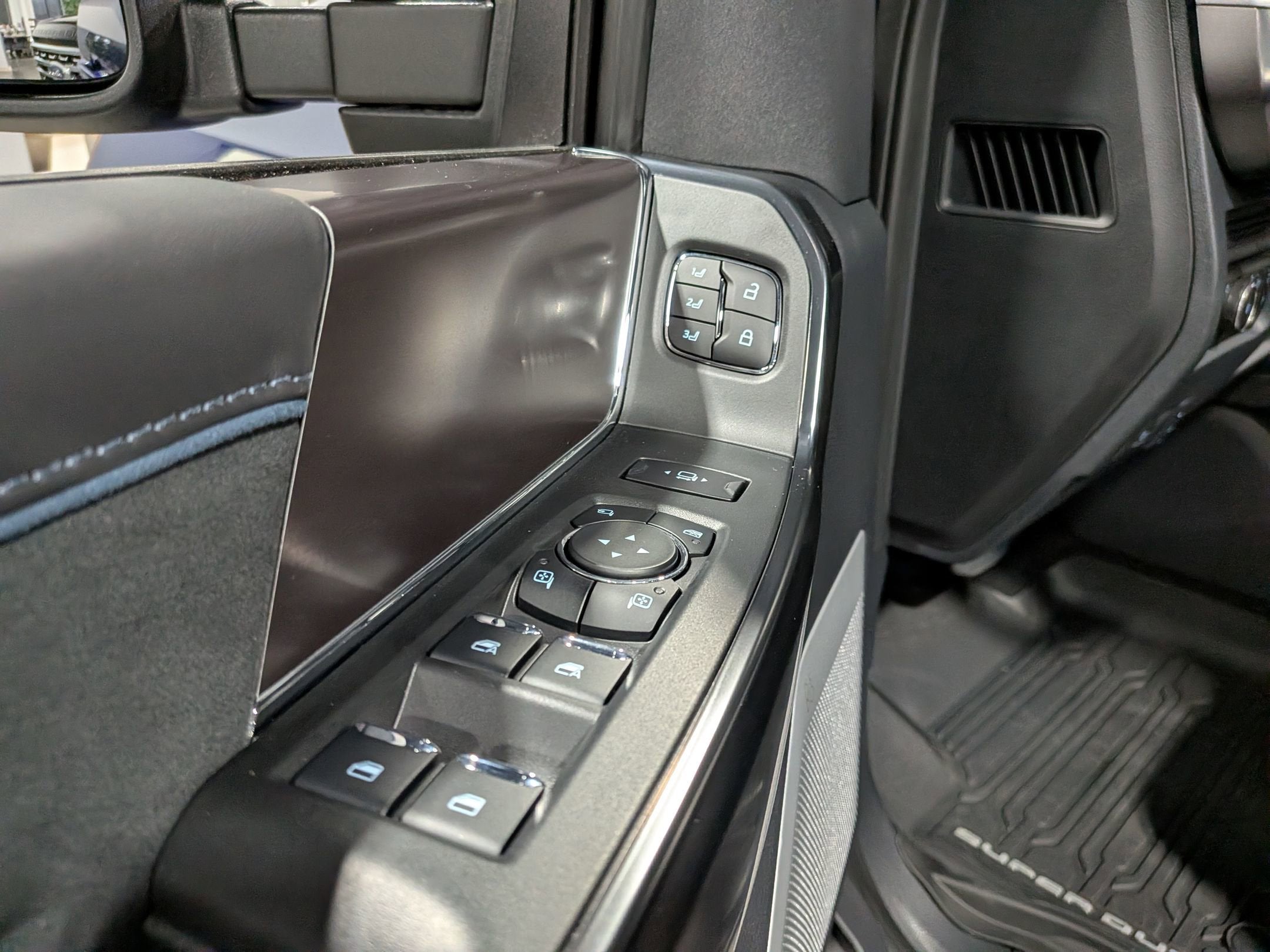 2026 Ford Super Duty F-350 SRW Platinum