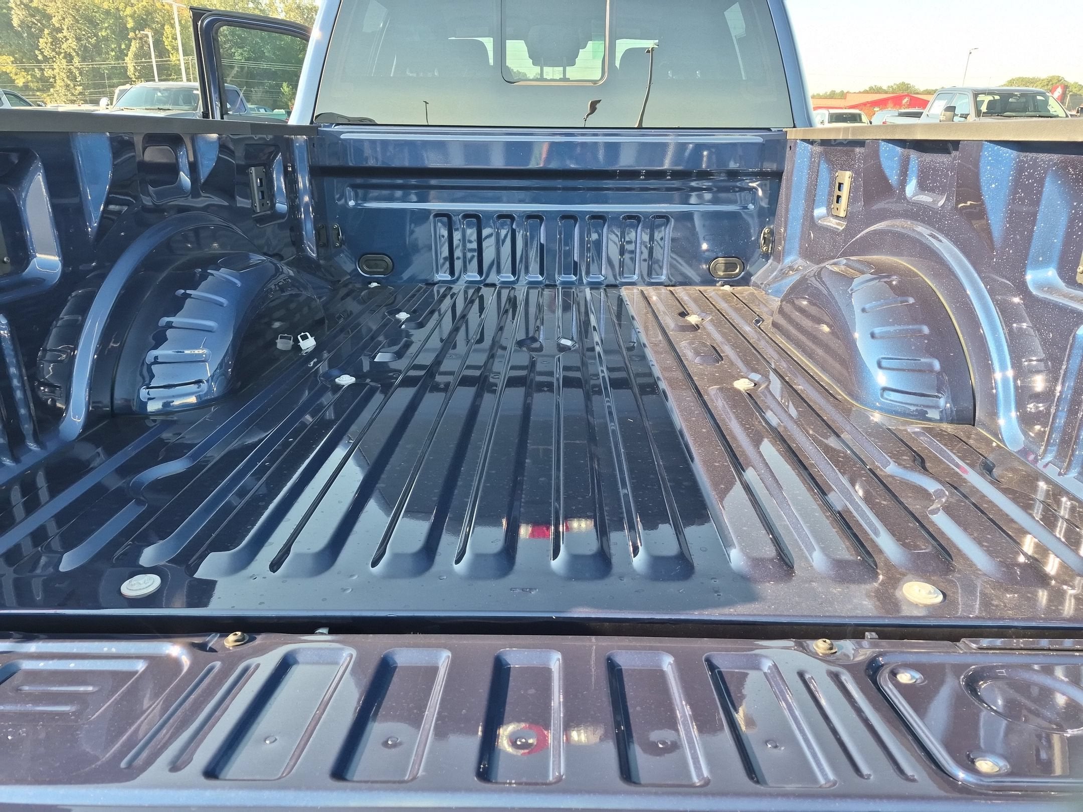 2027 Ford Super Duty F-350 SRW XLT