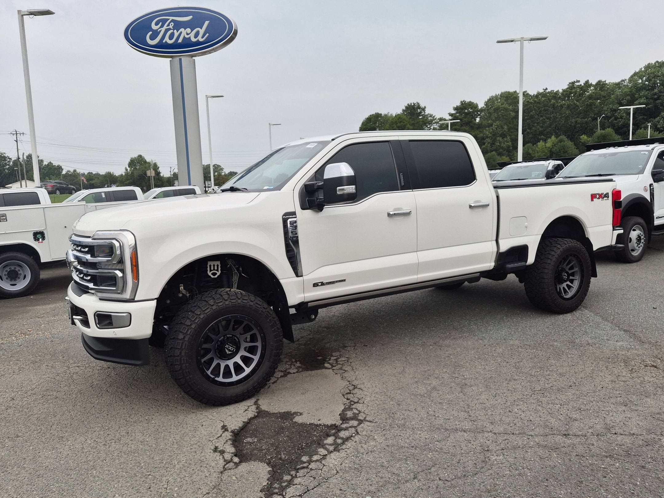 2023 Ford Super Duty F-350 SRW Platinum