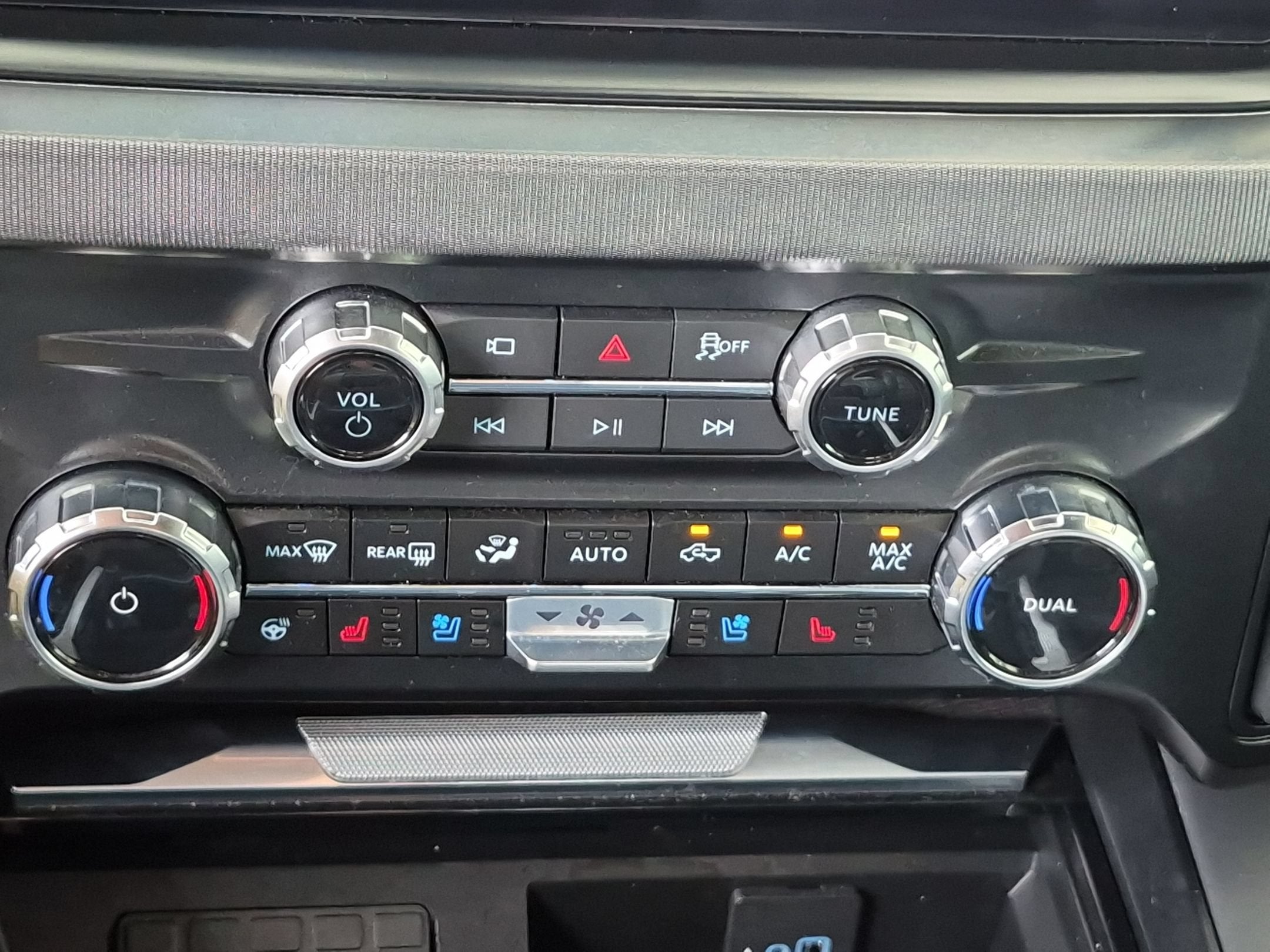 2025 Ford Super Duty F-350 DRW Platinum
