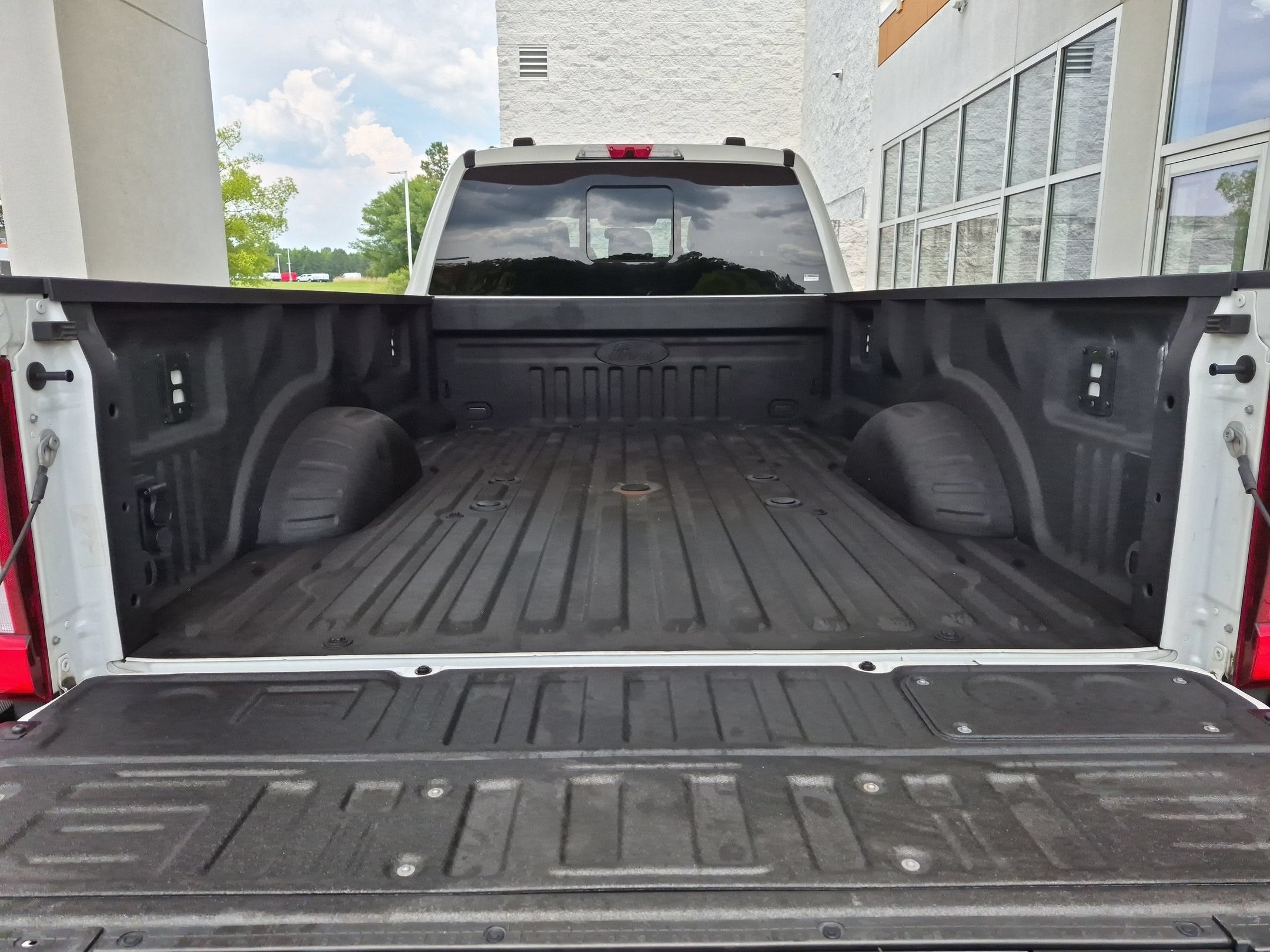 2025 Ford Super Duty F-350 DRW Platinum