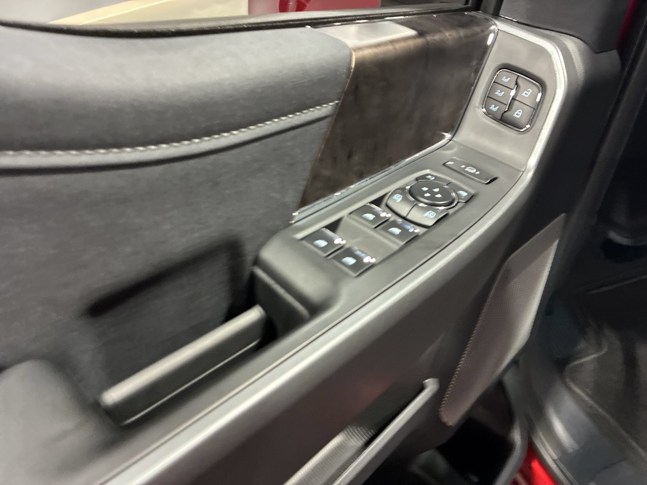 2026 Ford Super Duty F-350 DRW LARIAT