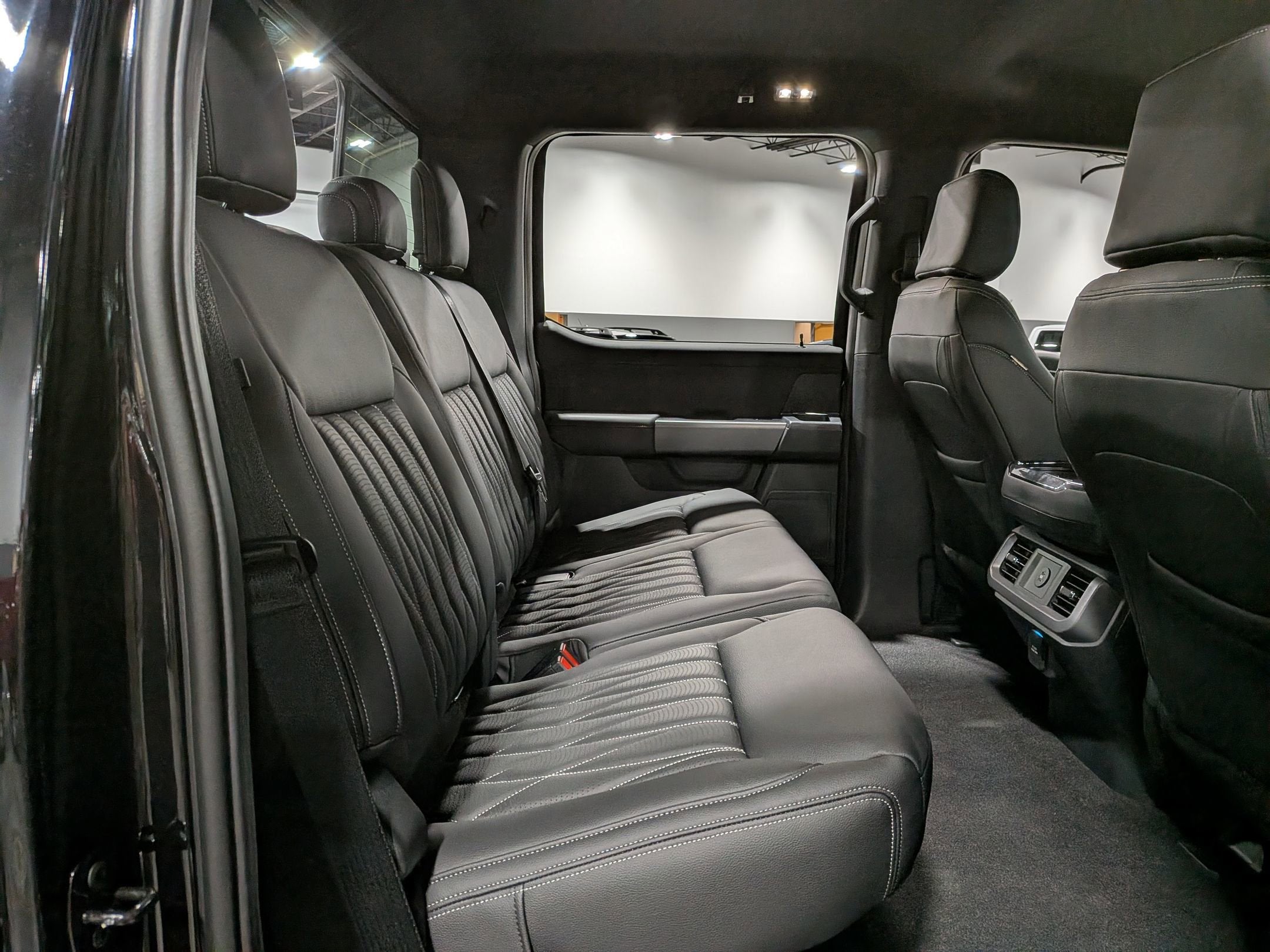 2025 Ford F-150 XLT - 6" lift custom wheels,Leather