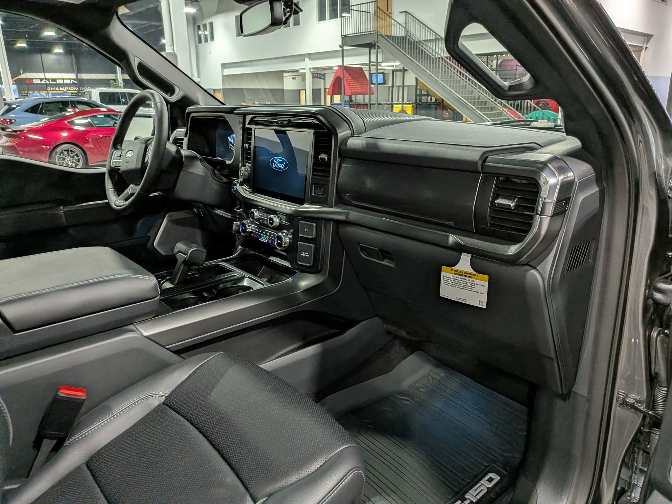 2025 Ford F-150 LARIAT Dark Trail