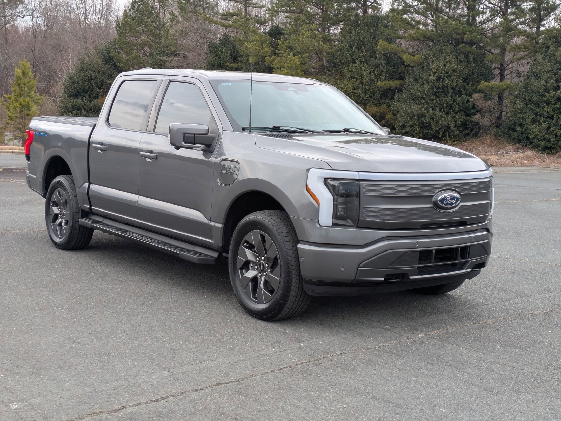 2023 Ford F-150 Lightning LARIAT